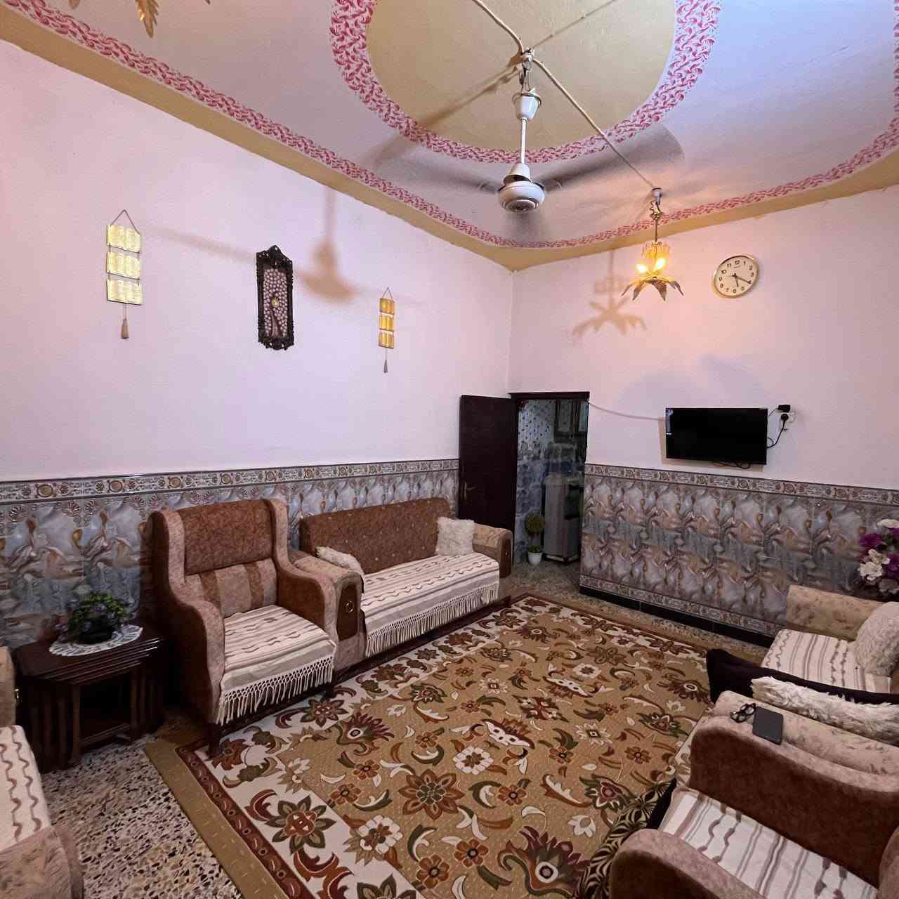 السلام عليكم

الدار للبيع المكان حي الزهراء خلف علوة الرمل قرب مدرسة عهد الجديد

المساحة 100 متر طابو صرف 
السعر 95 وبي مجال
الرقم للاستفسار: ***********
