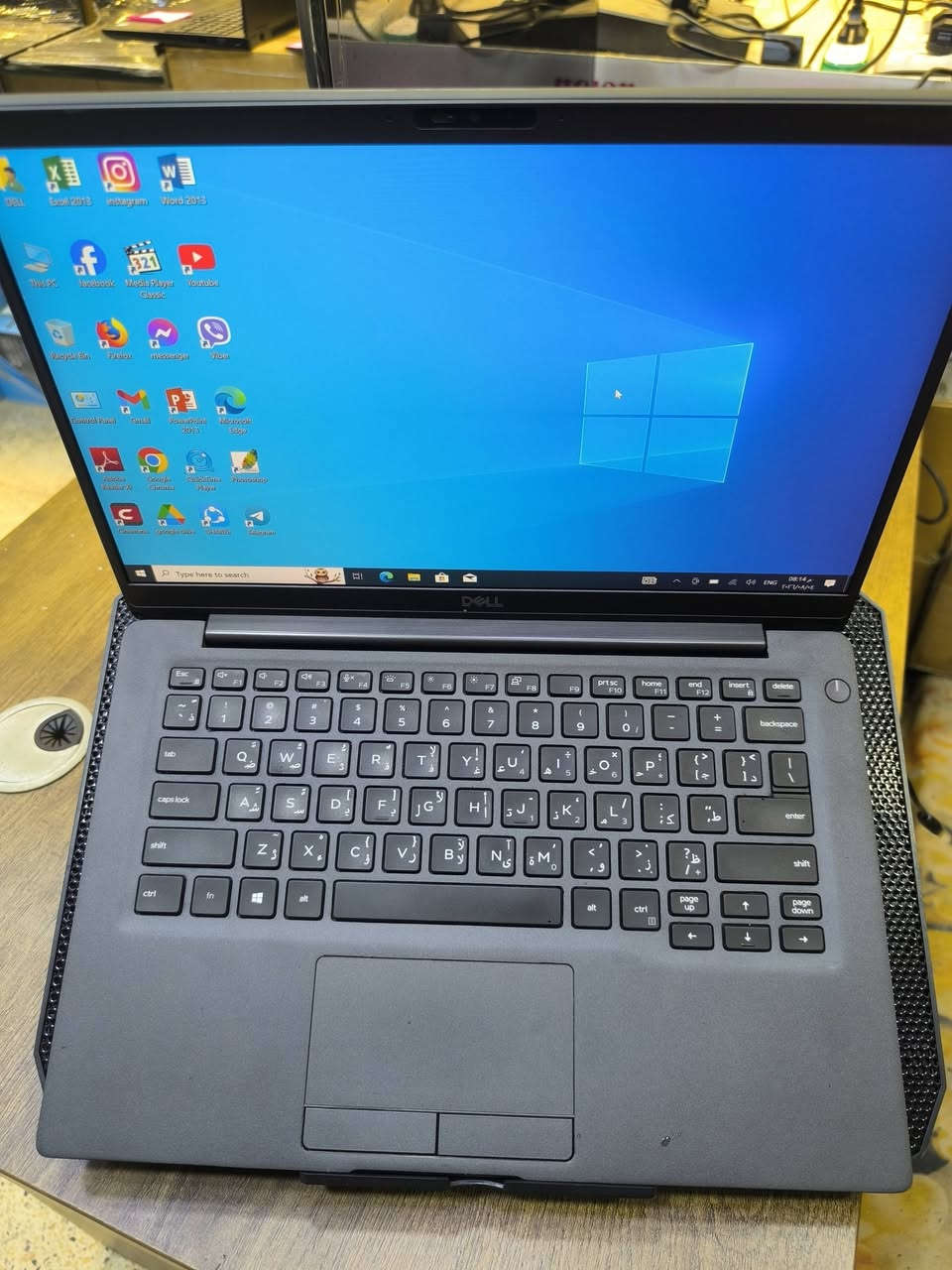 لابتوب    DELL LATITUDE 7400
بمواصفات مناسبه للبرامج  المكتبية  والحسابية والتصفح والأمن السيبراني  .
بسعر255 الف دينار عراقي 
#ويشمل السعر حقيبة وماوس والتوصيل مجانا لكافة محافظات العراق 
Cpu Ci5-8365U    جيل ثامن 
Hard 256GB nvme قابل للتطوير 
Ram 8gb ddr4         قابل للتطوير 
14.1 screen 
Back-light Ar-En ضوئي 
Charger dell شاحن اصلي 
يمكن للزبون فحص اللابتوب وتشغيله والتأكد من المواصفات قبل الاستلام  اللابتوب.
#نسبة النظافة مائة بالمائة 
#بطارية ممتازة 
ضمان لمدة عشرة  أيام للفحص في حالة وجود خلل مصنعي تستبدل بنفس الموديل حصرا 
#مكتب الابداع الهندسي 
موصل /موصل الجديدة بين مجسر الجديدة ودورة عبواليسي بمحلات الكنيسة 
/مكتب الابداع الهندسي/للتواصل والحجز 
*********** واتس.
