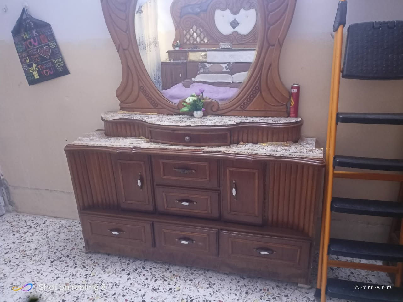 السلام عليكم غرفه نوم للبيع سعر 900 وبيها مجال بسيط واذا اكو مراوس القناعه رقم التلفون واتساب ***********
