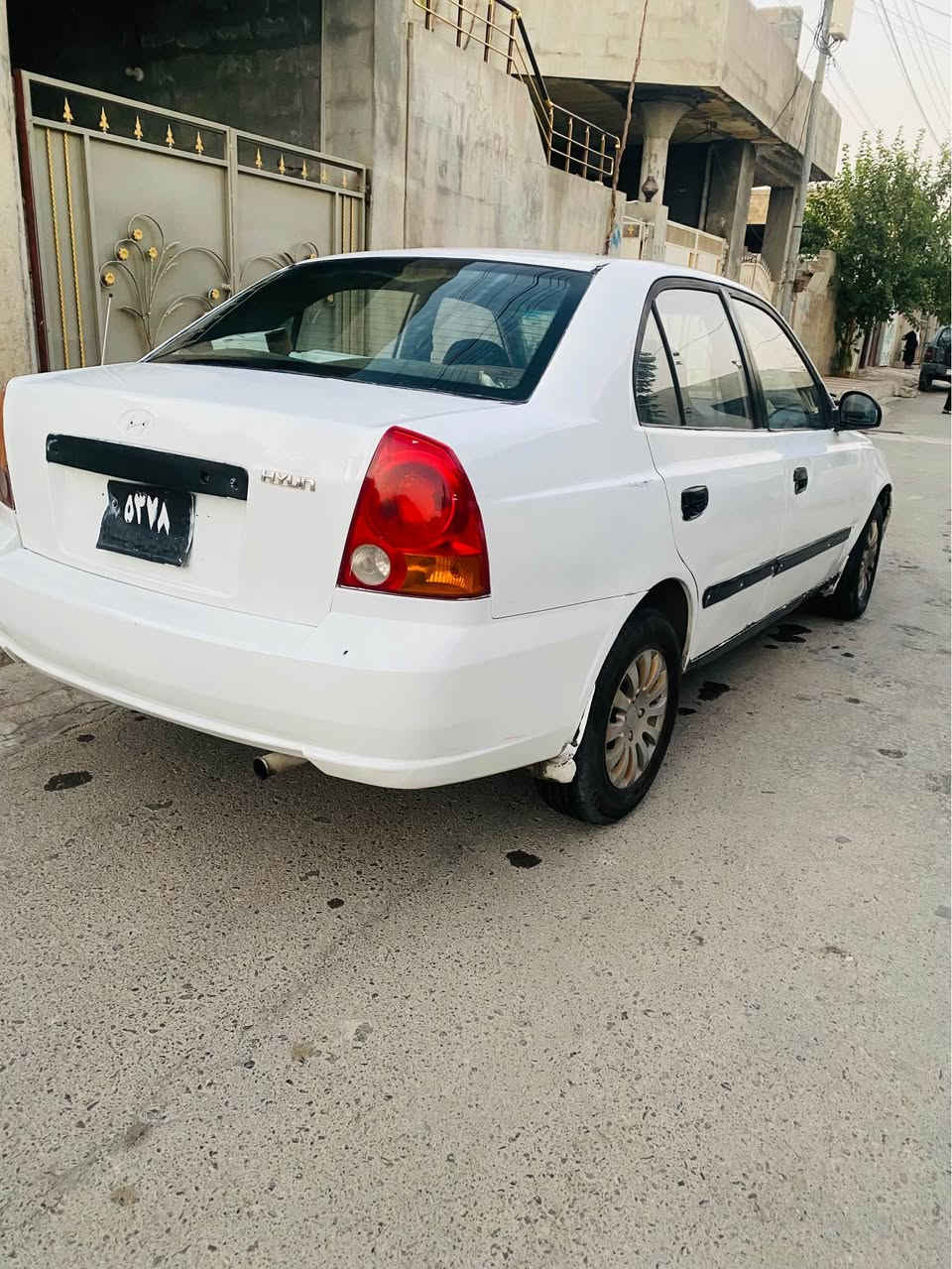 هۆندای ئەكسێنت ٢٠٠٥ 
ساغ ساغە
لۆك 
تەبریت بەشەرتی بەستن لەسەر سویچ
كامل مەسروفكراوە 
بەنزین زۆر زۆر كەمدەخوات
ماڵی فەقیرە
كارەبای گشتی بەشەرت
دەعم و لێدراو وەرگەڕان بەشەرت 
گێڕ و مەكینە بەشەرت
هەرزانەو لەسحردایە
*********** بشدار, السليمانية
