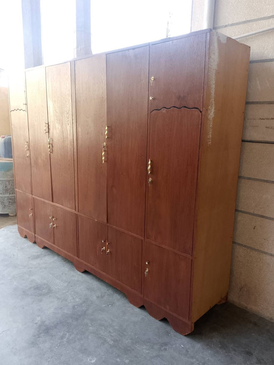 سلام عليكم بيت فرش مقبط  كلاري صاج عراقي نظيف جدا جدا جدا  بعده على وضع بلادي 3 متر استندر عمقه 60 ارتفاعه مترين 25 سنتيم مابيه نقص برغي كامل سعر300 الف العنوان كلار  كلمن يرده يتصل على الرقم رجا مو شراي لا تخابر ***********
