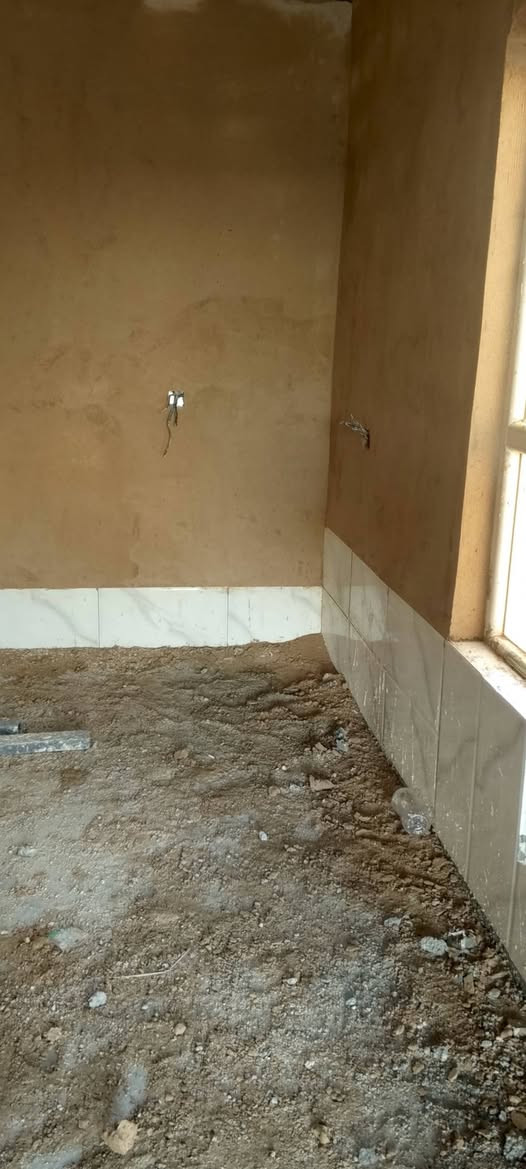 يوجد كادر لبخ جص وأسمنت
وتزفيت السطوح وتفليش البيوت وتصعيد مواد بأسعار مناسبه وبناء خزانات ‏‪***********‬‏
