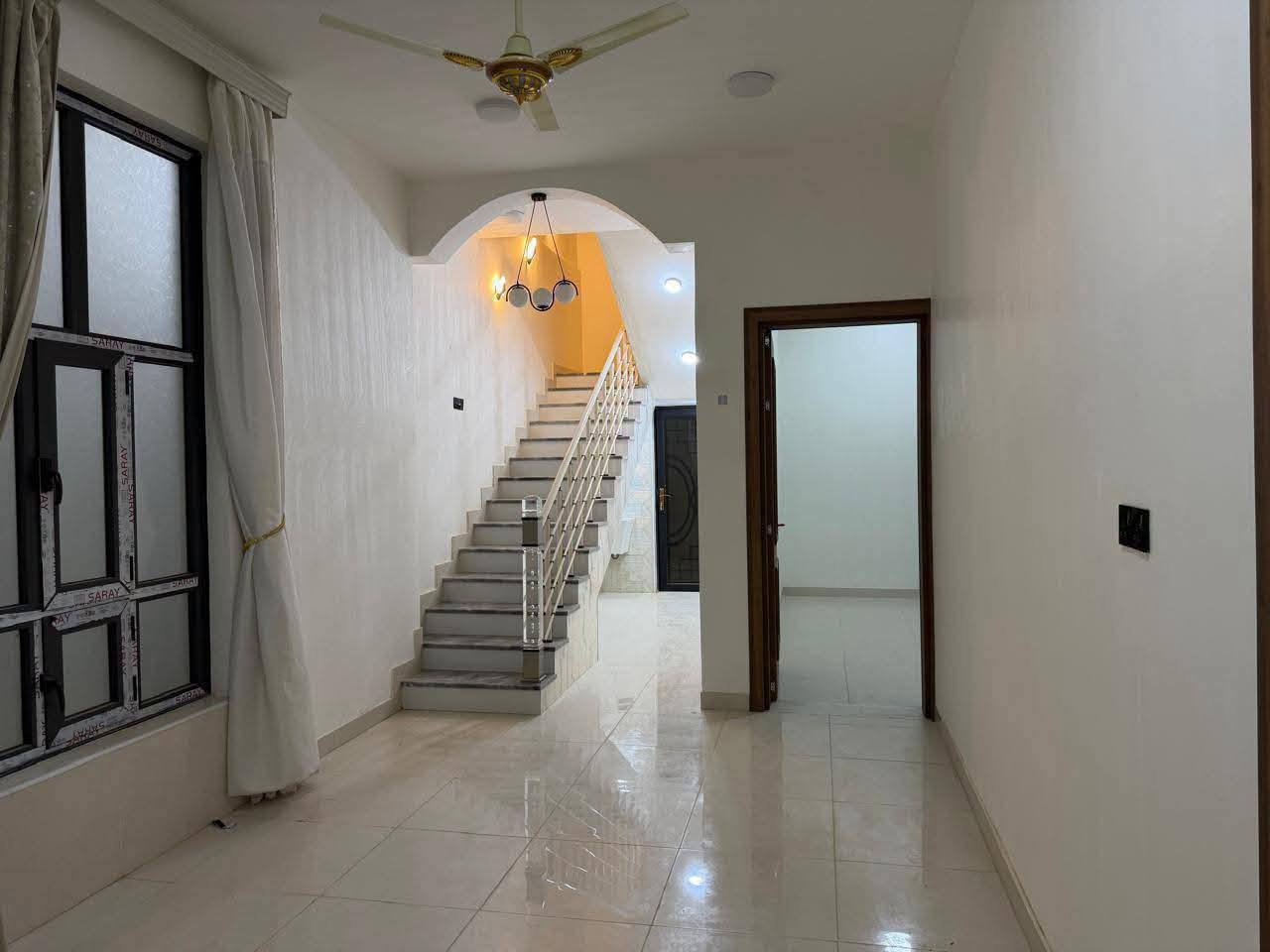 🏡✨ للبيع دار سكنية مميزة في الرمادي | شارع 40 ✨🏡
📍 الموقع المميز: شارع 40 – قرب أثاث القند
📐 المساحة: 230 م²

🔹 تفاصيل العقار:
▪️ 3 غرف نوم
▪️ بناء طابوق درجة أولى
▪️ بناء متين ومتعوب عليه بعناية
▪️ تصميم مناسب للعائلة والسكن والاستقرار
▪️ موقع حيوي ومنطقة مخدومة تبليط وكامل الخدمات 

💰 السعر: 155 مليون دينار
🔄 قابل للتفاوض مع المشتري الجاد

📞 للاستفسار وللمعاينة:
***********
📱 واتساب متوفر

✨ دار بموقع مميز وبناء متعوب عليه… فرصة تستحق المشاهدة.
