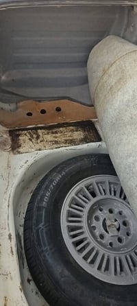 سيدان • موديل ٩٠ • تبديل مكينة و كير