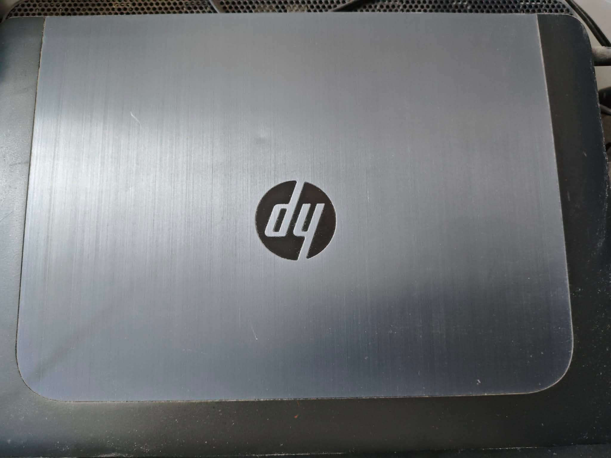 للبيع ثنينهم

نص مكتوب في الصور:
- About
- Your PC is monitored and protected.
- See details in Windows Security
- Device specifications
- Device name	DESKTOP-49F7L1M
- Processor	Intel(R) Core(TM) i5-7200U CPU @ 2.50GHz 2.71 GHz
- Installed RAM	8.00 GB (7.88 GB usable)
- Device ID	B8DB1***********-A2AC-B83D23C45DD3
- Product ID	00330-51215-31207-AAOEM
- System type	64-bit operating system, x64-based processor
- Pen and touch	Pen and touch support with 10 touch points
- Copy
- Rename this PC
- Windows specifications
- Edition	Windows 10 Pro
- Version	22H2
- Installed on
- Device name DESKTOP-49F7L1M Processor Intel(R) Core(TM) i5-7200U CPU @ 2.50GHz 2.71 GHz Installed RAM 8.00 GB (7.88 GB usable) Device ID B8DB1***********-A2AC-B83D23C45DD3 Product ID 00330-51215-31207-AAOEM System type 64-bit operating system, x64-based processor Pen and touch Pen and touch support with 10 touch points Copy Rename this PC Windows specifications Edition Windows 10 Pro Version 22H2 Installed on ٢٠٢٢/٨/٢٤ OS build 19045.3324 Experience Windows Feature Experience Pack 1000.19041.1000.0 Copy Change product key or upgrade your edition of Windows Read the Microsoft Services Agreement that applies to our services Read the Microsoft Software License Terms
- DirectX Diagnostic Tool System Display Sound Input This tool reports detailed information about the DirectX components and drivers installed on your system. If you know what area is causing the problem, click the appropriate tab above. Otherwise, you can use the "Next Page" button below to visit each page in sequence. System Information Current Date/Time: 17  ٠٧:١٣:١٩ .٢٠٣٦ ؀؀ العربى العربى Computer Name: DESKTOP-49F7L1M Operating System: Windows 10 Pro 64-bit (10.0, Build 19045) Language: العربى (Regional Setting: العربى) System Manufacturer: HP System Model: HP Elite x2 1012 G2 BIOS: P87 Ver. 01.51 Processor: Intel(R) Core(TM) i5-7200U CPU @ 2.50GHz (4 CPUs), ~2.7GHz Memory: 8192MB RAM Page file: 3208MB used, 5435MB available DirectX Version: DirectX 12 Check for WHQL digital signatures DxDiag 10.00.19041.2075 64-bit Unicode Copyright © Microsoft. All rights reserved. Help Next Page Save All Information... Exit
- حول ذاكرة RAM المثبتة ٨,٠٠ غيغابايت DDR3 المعالج Intel(R) Core(TM) i7-4600U CPU @ 2.10GHz 2.70 GHz بطاقة الرسومات 1 GB تم تثبيت عدة وحدات GPUs مساحة التخزين 466 GB تم استخدام ١٥١ GB من ٤٦٦ GB إعادة تسمية هذا الكمبيوتر DESKTOP-F7STAAK HP ZBook 14 نسخ مواصفات الجهاز اسم الجهاز DESKTOP-F7STAAK المعالج Intel(R) Core(TM) i7-4600U CPU @ 2.10GHz 2.70 GHz ذاكرة RAM المثبتة ٨,٠٠ غيغابايت (٧,٨١ غيغابايت مستخدم) بطاقة الرسومات AMD Radeon (TM) HD 8500M/8700M (1004 MB), Intel(R) HD Graphics Family (113 MB) مساحة التخزين 466 GB HDD TOSHIBA MQ01ABD050V معرف الجهاز C9D0371D-9838-4D6E-BEB8-03D2787917ED معرف المنتج 00330-80000-00000-AA004 نوع النظام نظام تشغيل بإصدار ٦٤ بت ومعالج يستند إلى x64 القلم واللمس لا يتوفر إدخال باللمس أو بالقلم لجهاز العرض هذا الأسئلة المتكررة