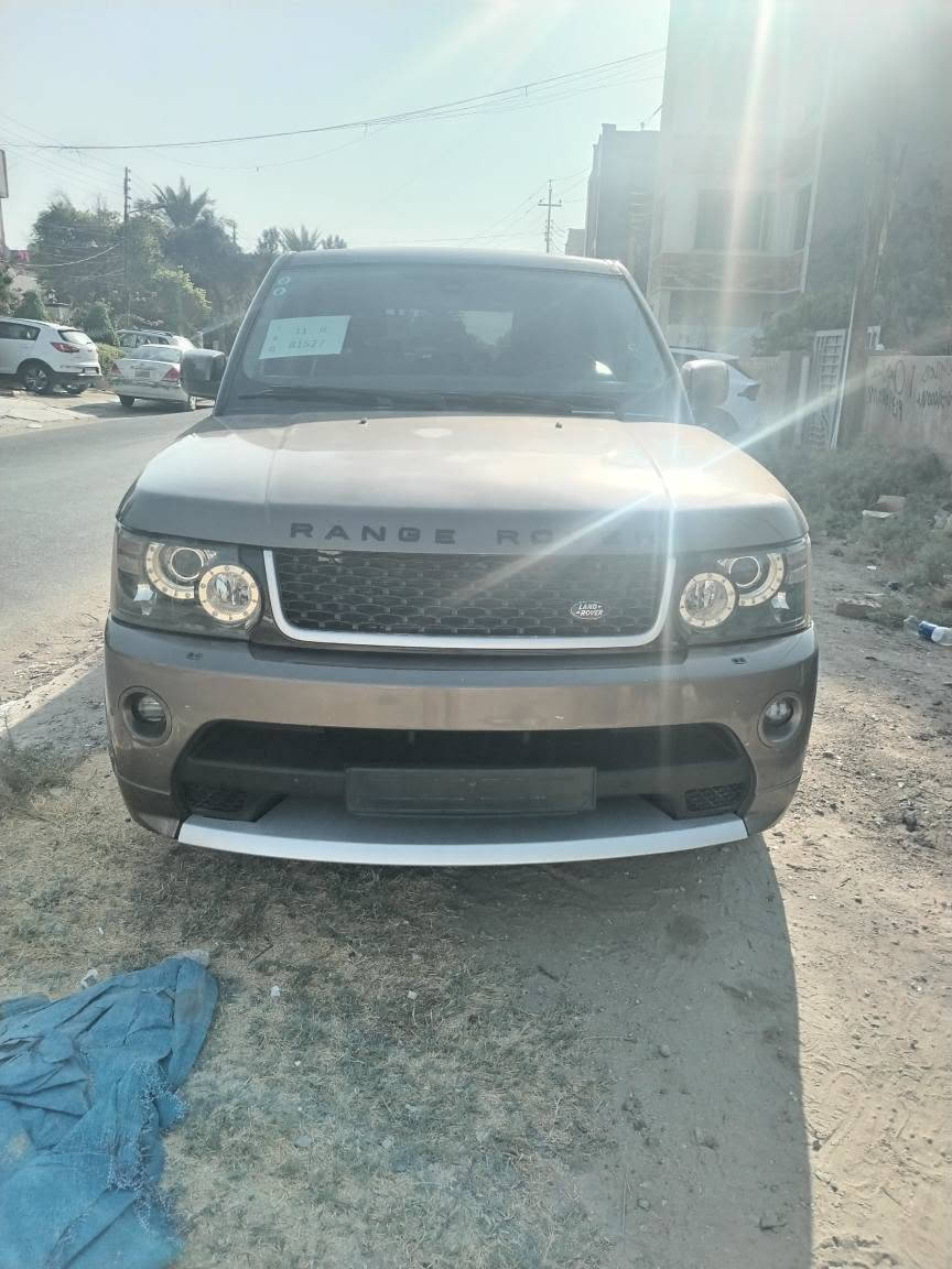السلام عليكم
Range Rover Sport HSE Autobiography،

للبيع او مرواس حسب القناعه رانج روفر سبورت  محرك بلادي ٨ سيلندر العادي المرغوب السيارة فول مواصفات Range Rover Sport HSE Autobiography  داخل قرمدي بس الكشنات الاماميه يرادلها دوشمه  حكم السنوات مال عمر السيارة...
كير محرك صدر جكات كلها عل الفحص وشرط الفحص...
السيارة رقم بغداد مشروع دولي ب اسمي شخصيا.. بس بعدني مامثبت اللوحات الدوليه مالتها لعدم التفرغ..
السيارة نصبتها كلش حلوه بالشارع..
البنيد بي جراد خفيف كما موضح بالصوره...
اخوان السيارة قابله للمرواس حسب القناعه...
السعر بشدة وبيها مجال بسيط بعد الفحص والاقتناع..
السيارة متواجدة في بغداد جانب الكرخ منطقه العامريه....
متواجد على الخاص او الاتصال على الرقم ***********...
تحياتي للجميع.. بغداد, العراق
