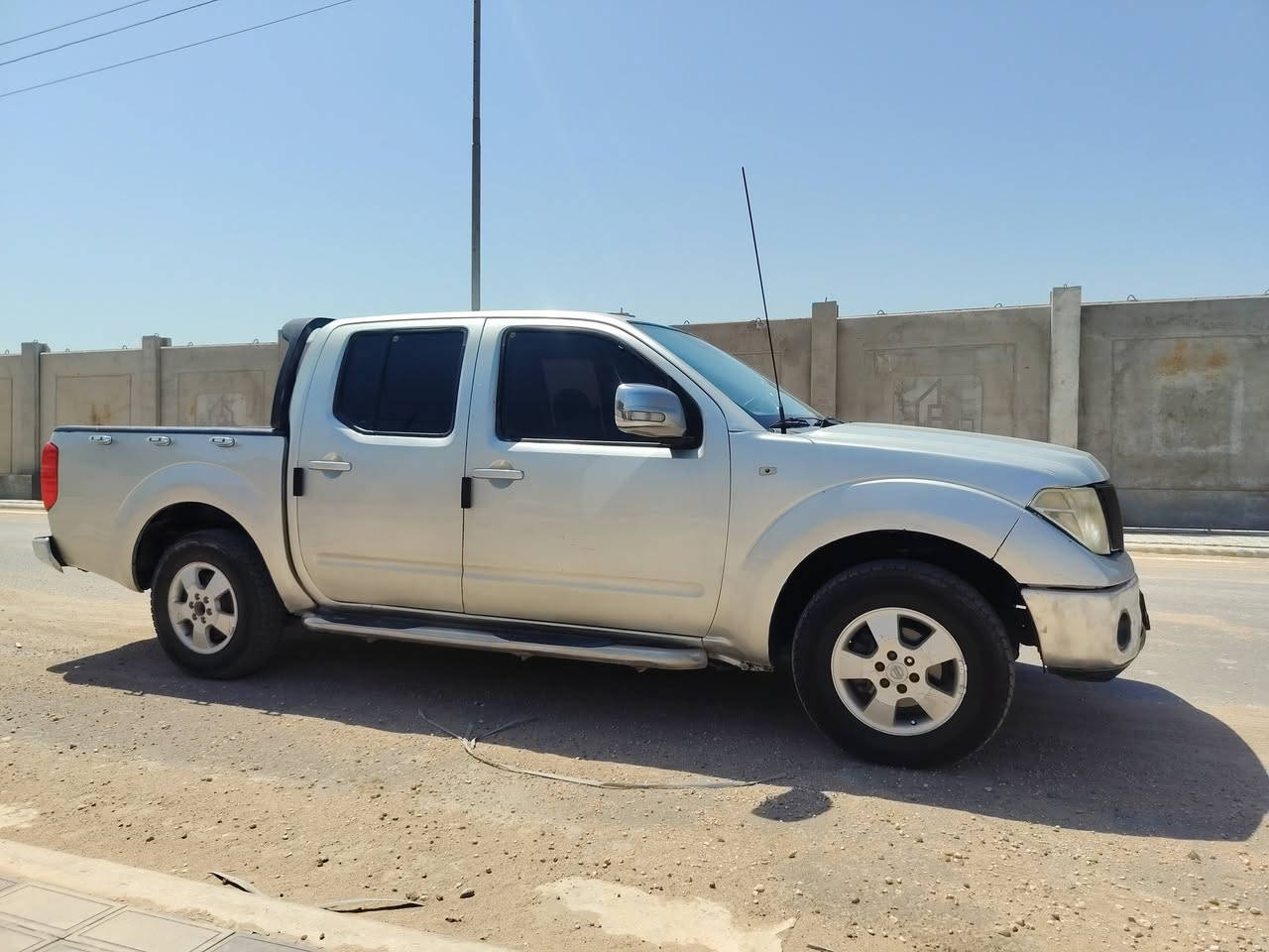 نيفارا موديل 2009 للبيع
السياره مصبوغه احزام بدون ضربه
محور vvt. i 2500
بيه باج عظم  تظليل من المرور
مكينه وكير وحداديه مكفولات
كهربائيات كله شغاله
تبريد ثلج
راعيه بالنجف
السعر 80
***********
