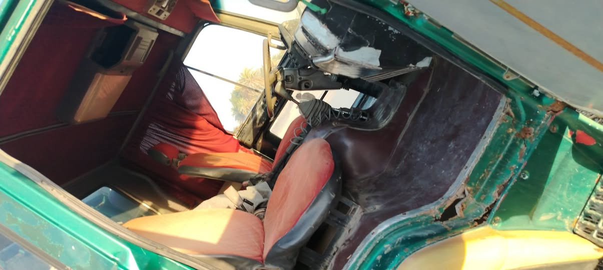 سلام عليكم عزوزه للبيع موديل 91 امتار 19 ونص ماكينه 16 قبق اسود الاستفسار على رقم الهاتف.             ***********.          مكان السياره ابو صخير المناره النجف الاشرف
