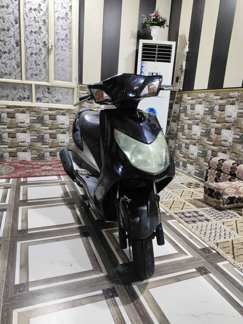 سكنس فحل ياباني مكفولة وجاهزة كهربائيات كلها شغاله مكينه ما مفتوحه دراجه جديده بل كارتون وصلها موجود سعر750 الاستفسار*********** أو متواجد وتساب مكاني بصره حي شرطه قرب المعارض مال سيارات جديده مقابيل
