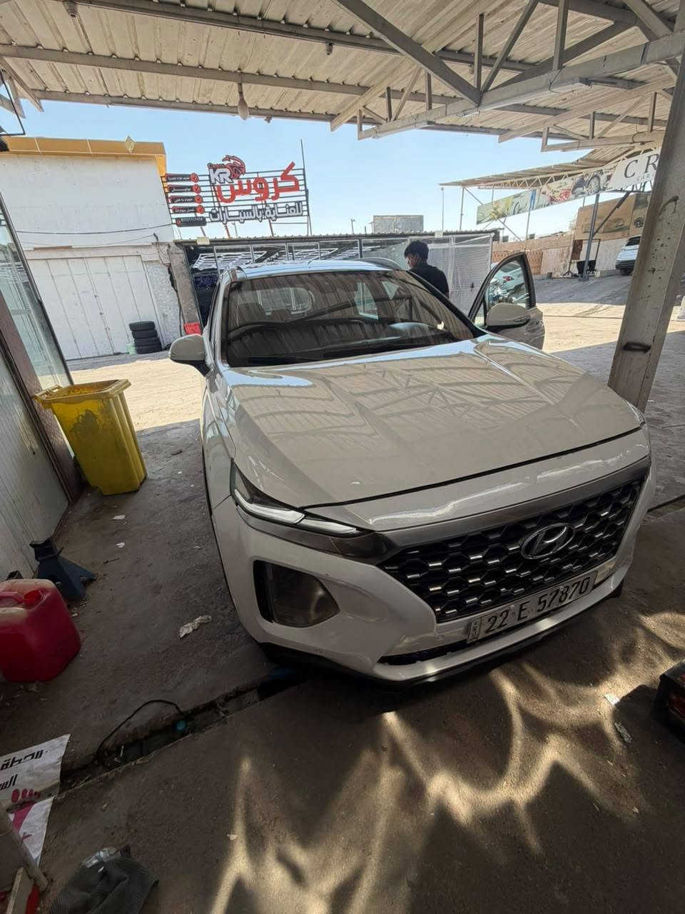 هيونداي سنتافي موديل 2019 خليجي فول مواصفات واحد على  واحد 6سلندر سبعة راكب تبريد 3قطع السيارة مكينه كير حدادة تبريد كله جديد السيارة بيهة ضربه بالمدكر الخلفي الي ورة العبري مكفوله لغود وشواصي وبيهة صبغ  يعني البدي مامكفول شوف العين رقم اربيل سنويه جديدة ورقم جديد راعيهة محولهة بأسمه هنا بالبصرة تريد وكالة تريد تحويل حاضر السعر (160) الشراي يتصل ***********
