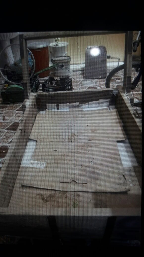 عندي عربانة للبيع تصلح لبيع طعام وشربت للاستفسار الاتصال على الرقم ***********
