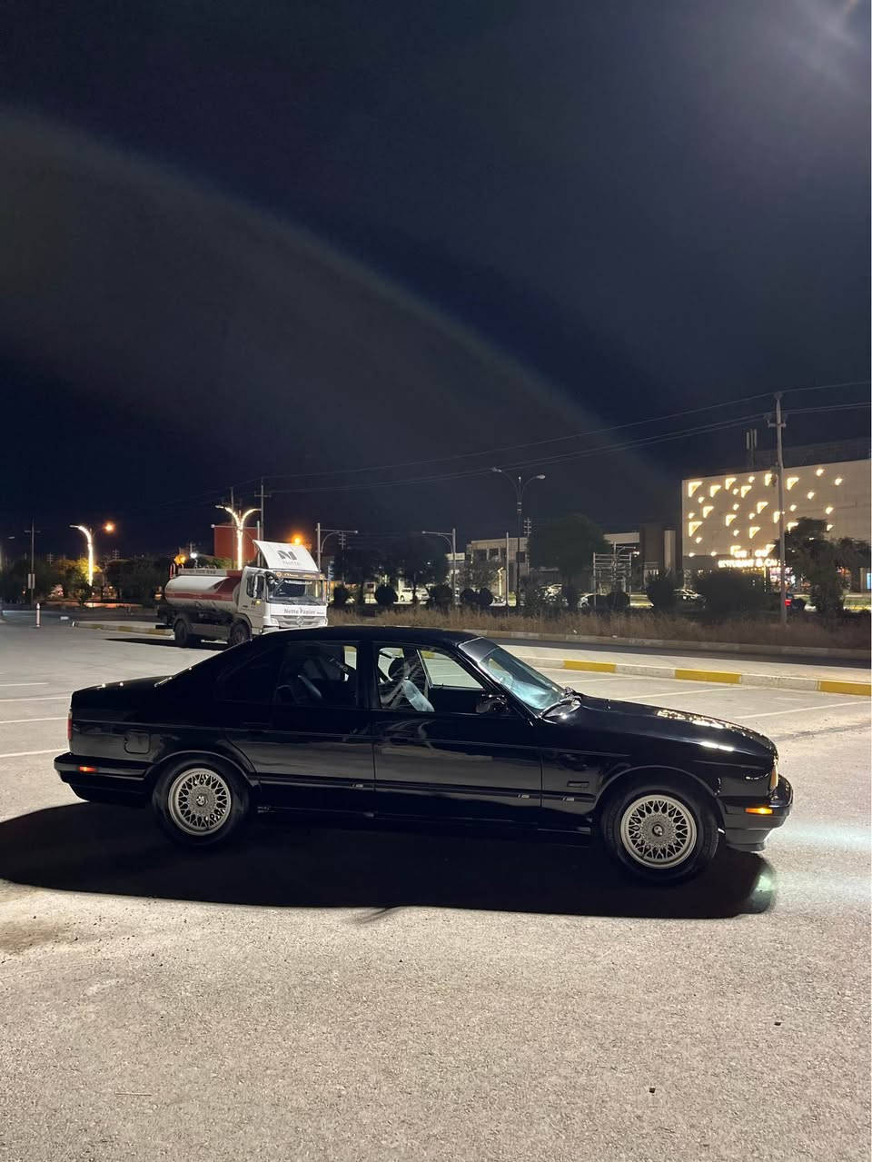 سلاوى خواى گه وره تان ليبيت BMW1994 مه كينه 525iتؤماتيك ته بريد له سه ر سويچ ABSكوشن جلد سو كان ئيم. كاره باى و هه مو گيانى به شه رت چوار ويلو تا يه ى حه سيرى لؤ كى بؤ به ستراوه ئا رم و تا حويل  هه ولير  كاره باى و هه مو گيانى به شه رت سه ياره كه ما شالله ده ويت زؤر جا يزه. شوين. رانيه.  *********** Singapore

