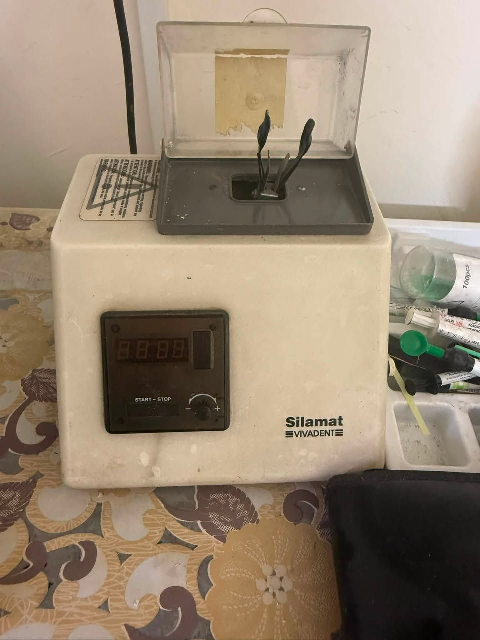العيادة بالكامل للبيع بحالة جيدة وبسعر مناسب للتواصل خاص او واتساب ١، مع مواد العمل
*********** مكاني بغداد قرب ساحة اللقاء
® إضافة وسائط
