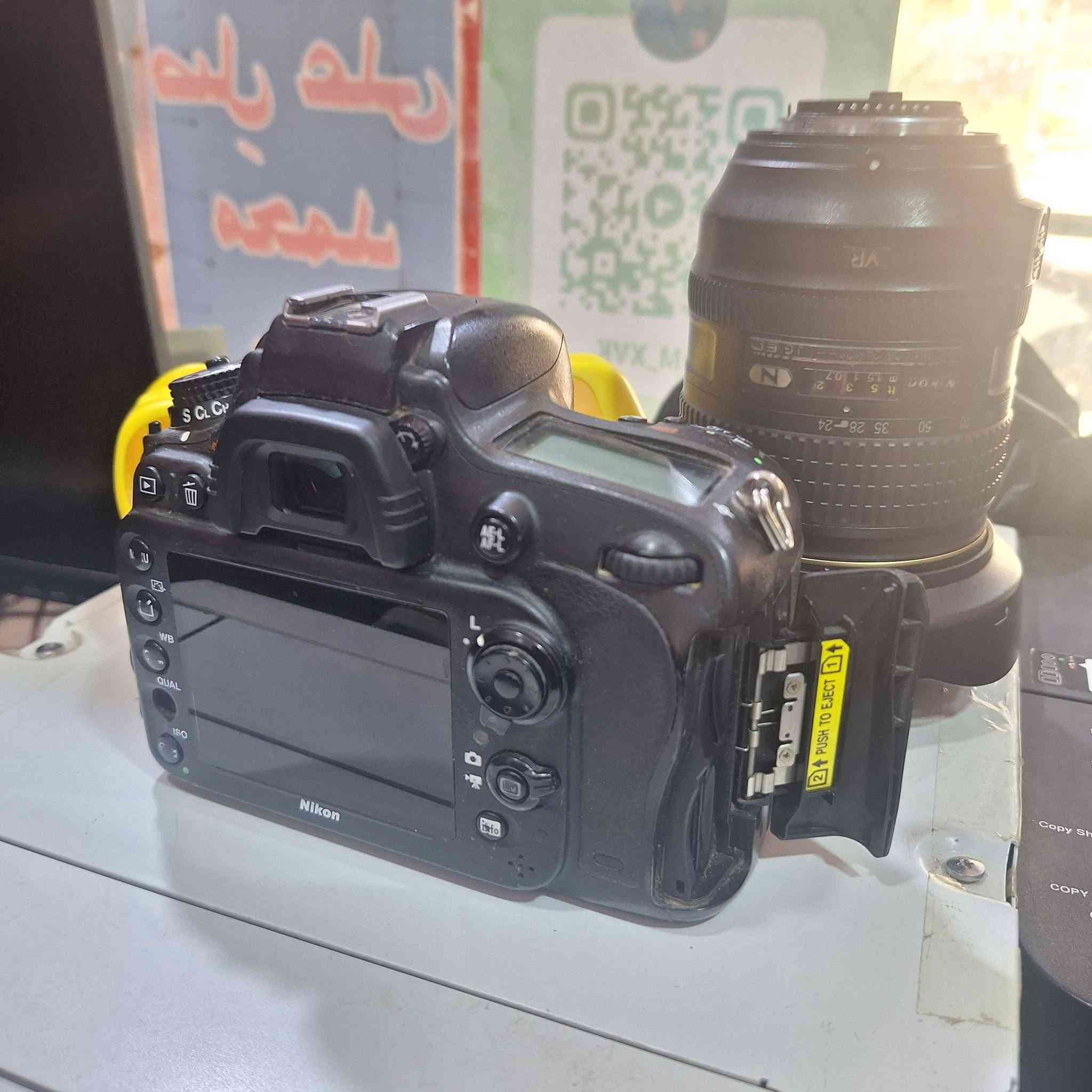 كامرة نيكون دي ٦١٠ كامل الملحقات  ***********
