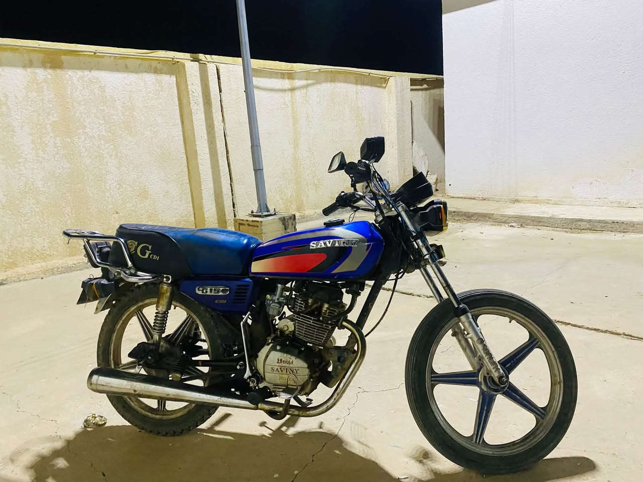 سلام عليكم موطور سيفان موديل 20 اسعر 350 وبيه مجال ***********
