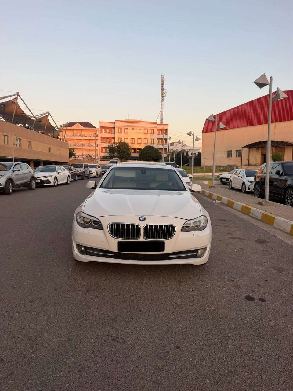 مۆدیل ٢٠١٣ مەنەفیستە فول فول مواسەفاتە سلایت و شاشە گەورەیە پینج پەردەیە سوندوق شەفتە وە زۆر مواسەفاتی تر هەموو گیانی بەشەرتە
*********** أربيل, العراق
