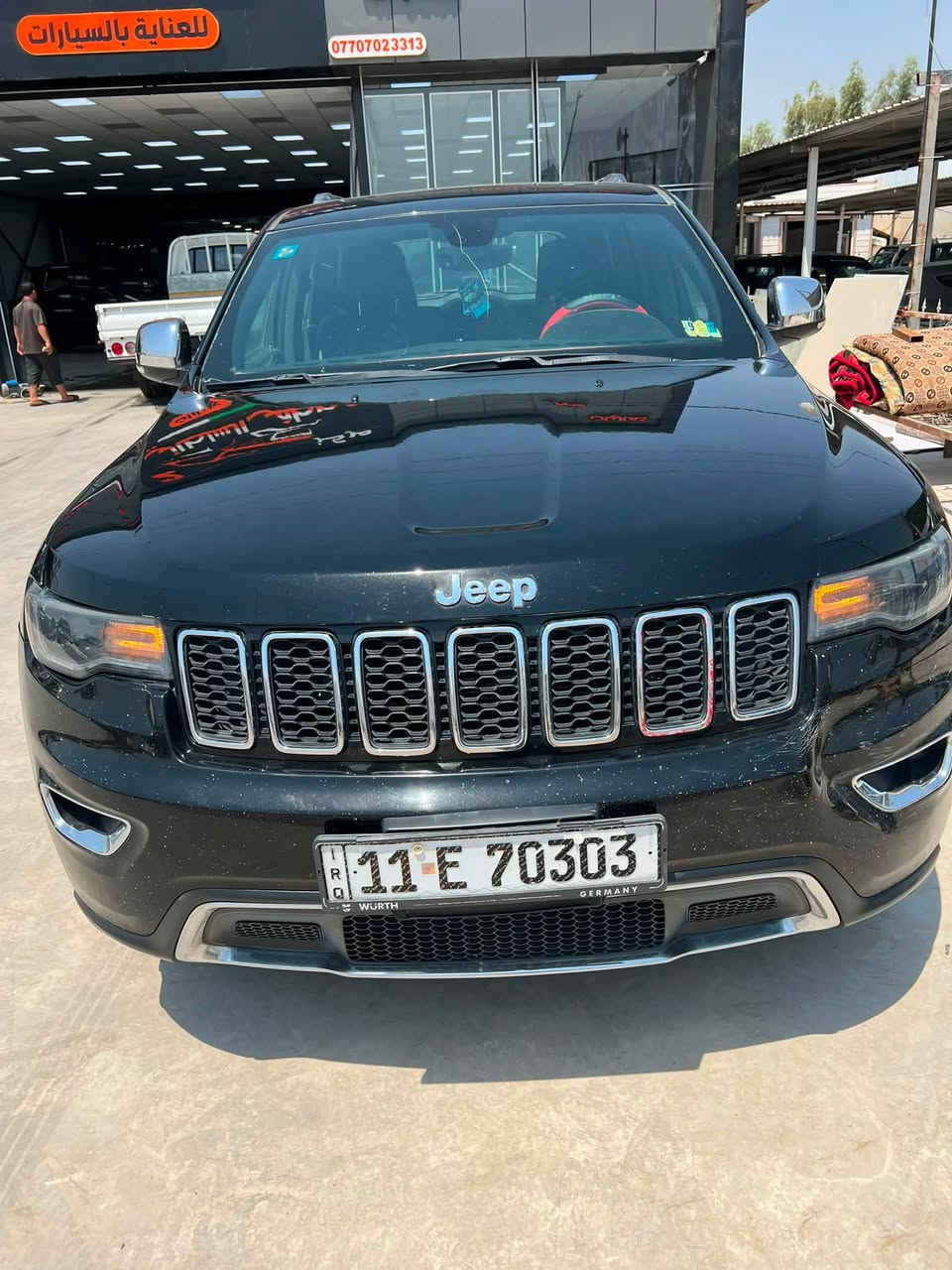 @سلام عليكم 
جيب Jeep شيروكي موديل 2017 سياره داخل كلين  
وحاليا بيها ثلاثه قطع صبغ فقط بدون دواخل 6 سلندر بنروما فول مواصفات لمتدت سعرها ب 165$ وبيها مجال /***********
