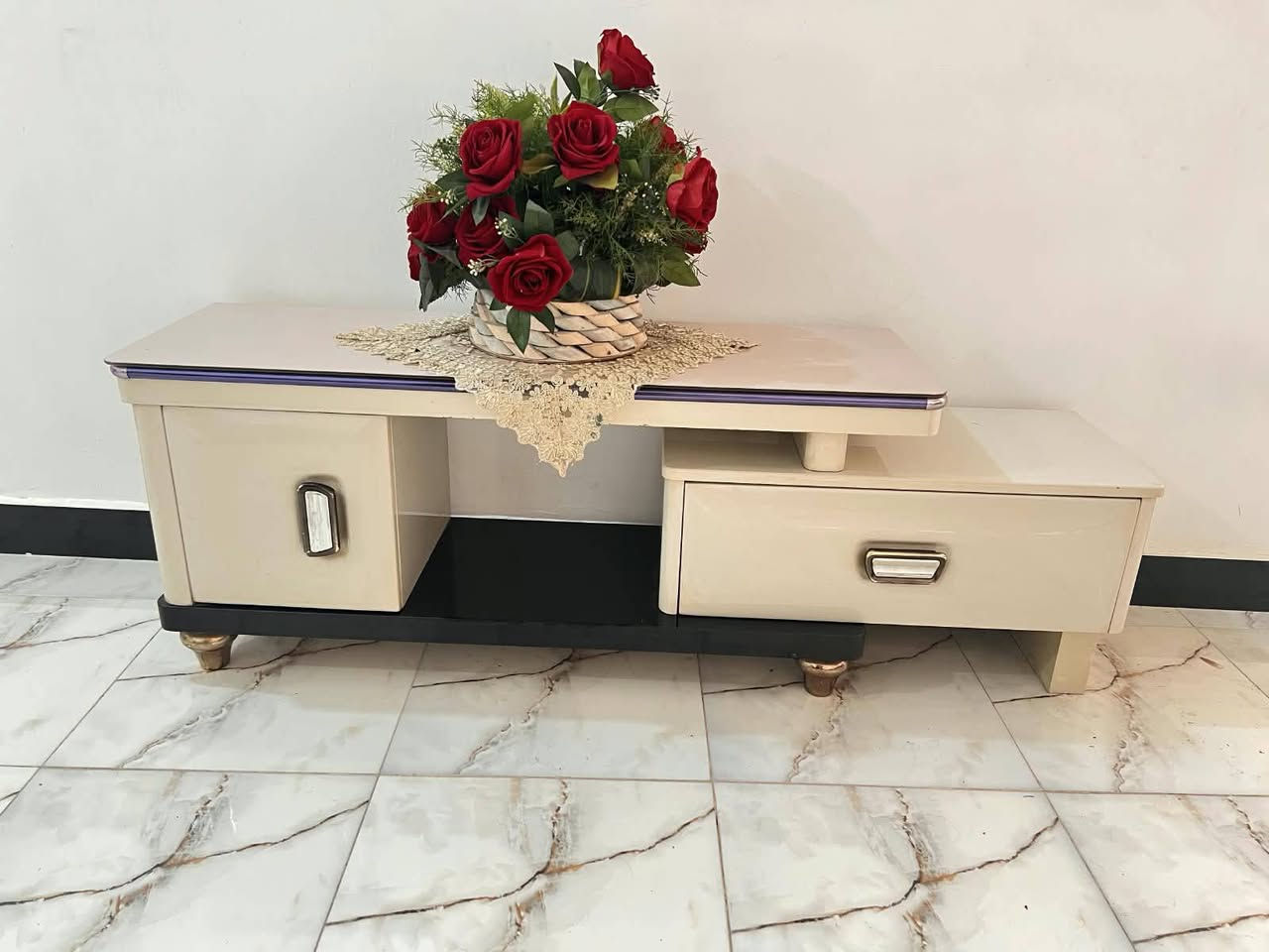 ميكرويف • ميز بلازمة • سيت طبلات