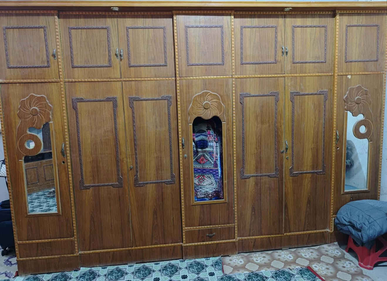 غرفه اخشاب كامله 400 وبيها مجال
***********
