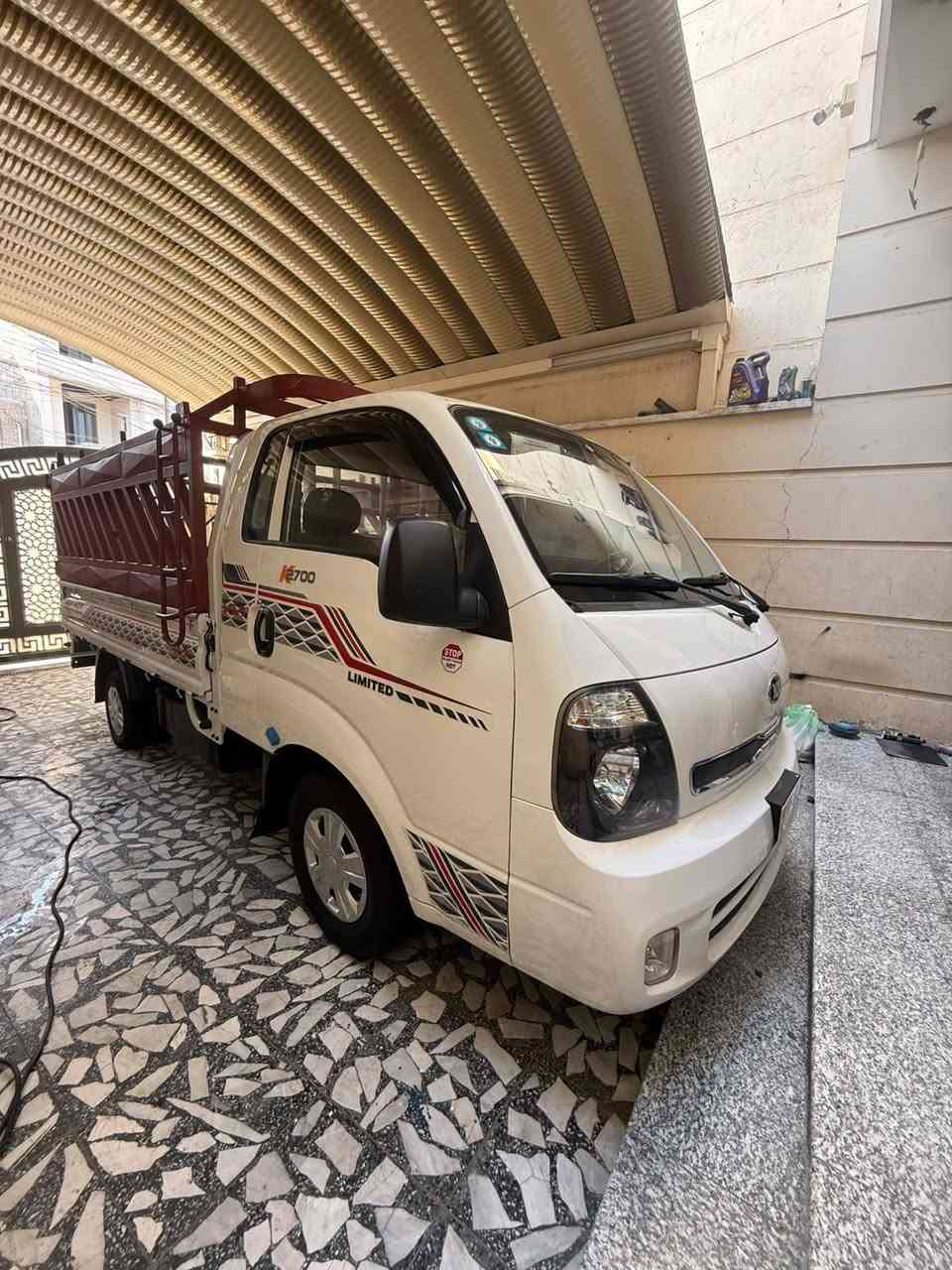 السلام عليكم 
كيا حمل موديل 2017 رقمها واسط انكليزي شرط التحويل 
مكينه 2700 جديده لا صرف ولا بخار ولا تنقيص 
وكير ومكينه واكسل وشاصي ورقم شاصي كل مكفول 
تخم تاير جديد شاده كوري اصلي ومحجر تفصال جديد 
سياره مدوشمه دوشمه درجة اولى سياره جاهزه كبل لشغل 
سياره جديده بل كارتون 📦 السياره استخدام شخصي.
السياره مكفوله كفاله عامه لا ضربه ولا صبغ ولا تبديل ولا فتح عد الدوسات فقط والباقي مكفول ابيعلك على السونار 
العنوان بغداد البلديات 📍 السعر 115 وبيه مجال بسيط الرقم ***********
ملاحظة الشاصي مكفول حته من الصبغ 🏷️
