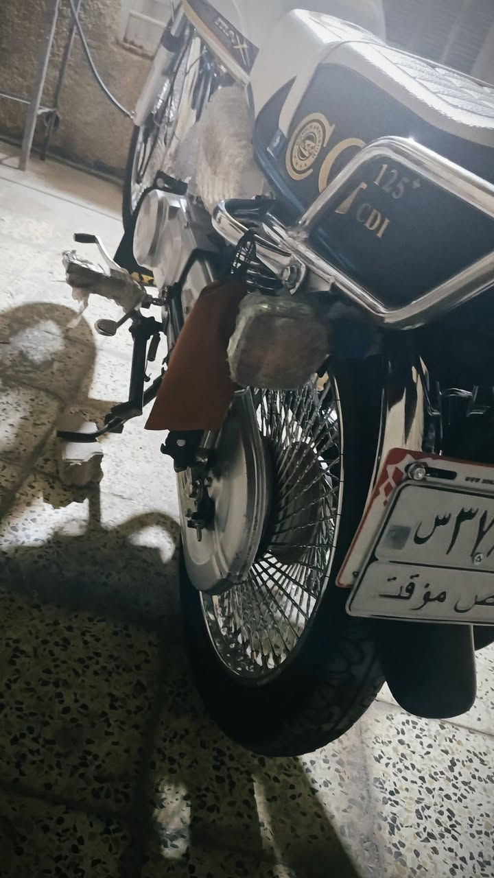 سلام عليكم 
دراجه ايراني سونك موديل 26 الدراجه نازله من رمنه 9/7صارلهه شهرين دراجه مكينه بعده بل ضمان دراجه ماشيه 11الف حقيقي 
اشاير بك لايت لايت عالي ناصي دبل اشاره هورن دشبول كله زيرو والدراجه من نزلته طلعت بيه 4طلعات فقط للبيع سعر 750وبيه مجال رجأن اذا مو شراي لا تعبني عنواني (بغداد حسينيه راشديه) متواجد وات ساب ***********
