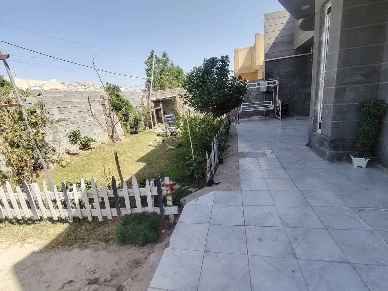 السلام عليكم
بيت للبيع طابو زراعي عقد ٢٥  مساحه ٤١٤ معا قطعه بناء حديث الموقع منطقت بغداد خلف الكفيل 

شارع خدمات كامله مجاري حديثه السعر 135الاستفسار

***********
***********
