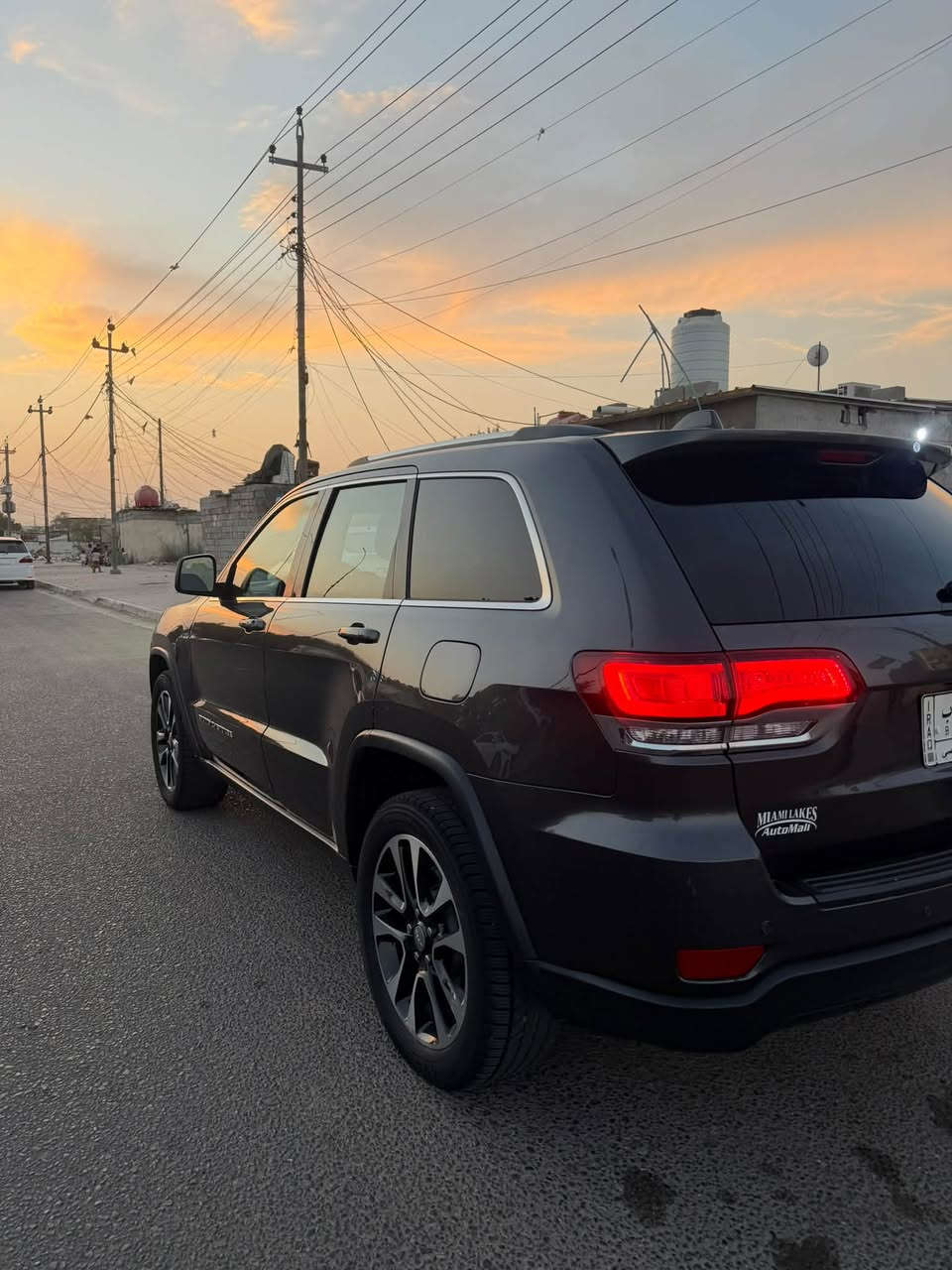 Jeep لاريدو مديل 2001 

السلام عليكم جيب لاريدو مديل 2021  للبيع او مراوس حسي القناعه  وارد امريكي ضربتهة مدكر الايمن والبنيد وبيهة صبغ الباب الخلفي فقط مواصفاتهة نص فول رقم بصره تحويل ثاني يوم السياره جاهزه من كلشي حداديه تخم تاير السياره كلشي ما ناقصهة السعر 195 وبيهة مجال بشي جداً بصيط حك الجيه المكان البصره 
***********
