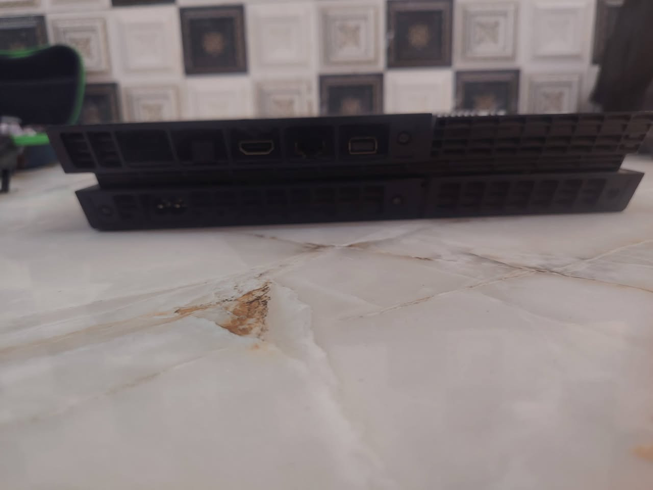 للبيع جهاز بلايستيشن 4 فات أونلاين قابل للتهكير نظام 13.52 وتكدر تحدثه لنظام 14 اذا حاب تبقي اونلاين 

كامل ملحقات عدا الكارتونه ويجي وياه اربع يدات ثنين اصليات وثنين تجاريات جهاز نضيف ويجي وياه قرص gta5 هديه 

تنويه الجهاز مفتوح للتنضيف فقط تجي وتفحص كدامك واكو يده من اليدات الاصليه فقط زر L2 ما يشتغل

السعر 220 وبيه مجال للشراي الرقم تواصل واتساب
***********
