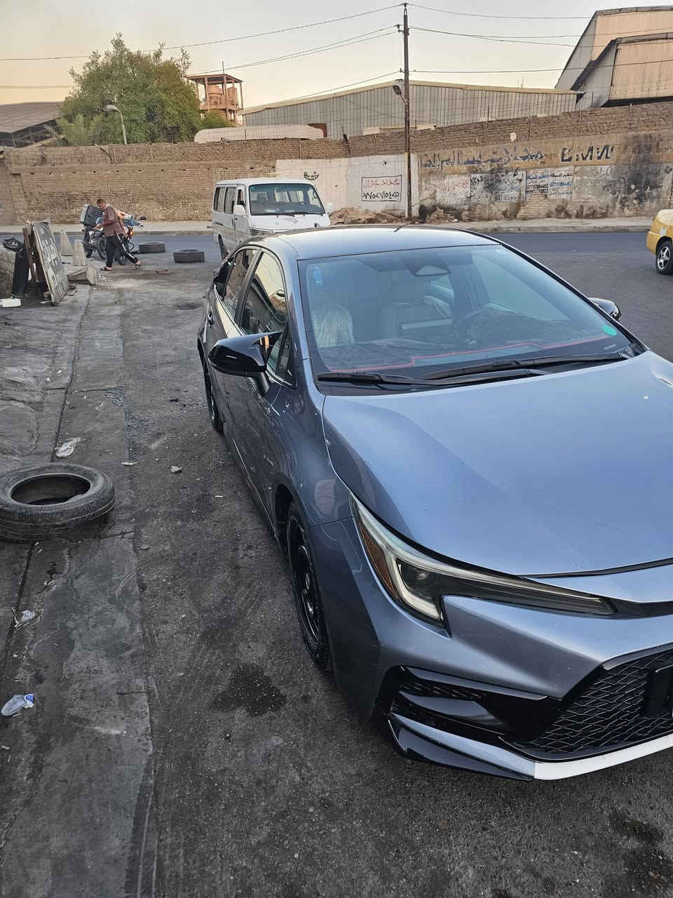 السلام عليكم 
مرخصت مدير الكروب سياره كورله مديل 2024 أمريكي دخول جديد صارله اربع أشهر من طابه للعراق ميل 55 الف السياره بحاله الوكاله دخول ذكي شاشه جبيره فول موصفات عده الفتحه الفه SE السياره باسمي تحويل ثاني يوم وهاذه رقمي *********** مكاني زعفرانيه
