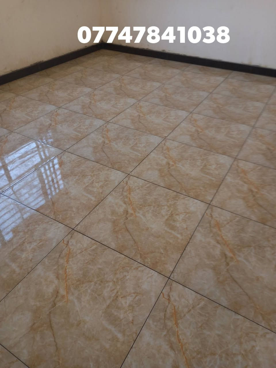 السلام عليكم خلفه مصري سيراميك كاشي مرمر بايات شغل هندسي ليزر تسليم مهندس وبأسعار مناسبه ان شاءالله في خدمتكم للتواصل *********** ابو خديجه المصري

نص مكتوب في الصور:
- ***********