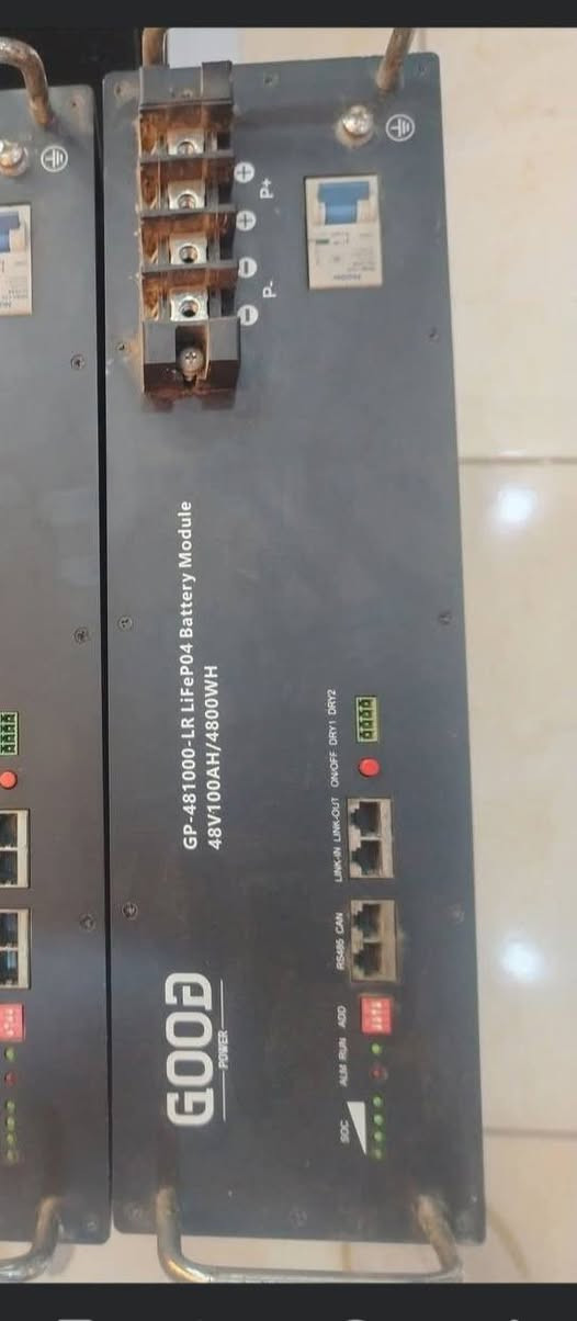 سلام عليكم بطاريه ليثيوم فوسفات الحديد 5kw +انفيرتر كراون 6kw هايبرد مستخدمات 5 أشهر فقط __سبب البيع  ركبت منظومه اكبرر👍 
بيهم ظمان 5 حقيقي ✅
*********** تواصل
