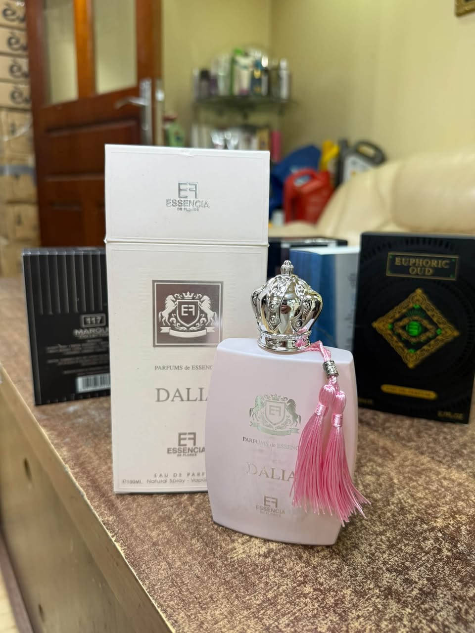 تتوفر عطور جمله ب انسب لاسعار ل تواصل خاص او ع رقم التالي ***********
