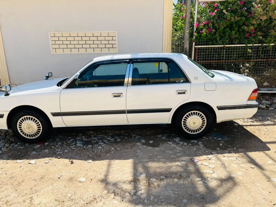 راس الثور تكم بتره
مديل 1996

 تدفى تبريدجديد مال ملكه نضام فلتر

تخم تاير جديد اكسن 3 قطع

دواخل جديده كله عازل حراري 

اعده تحويره من جديد 

مكينه ونجي كير اوتو 

كهرباياته كله شغاله 

شاشه كاربلي 

رقم بغداد 

السعر 85 وبيه مجال 

المكان بغداد حي البتول 

الرقم ***********
