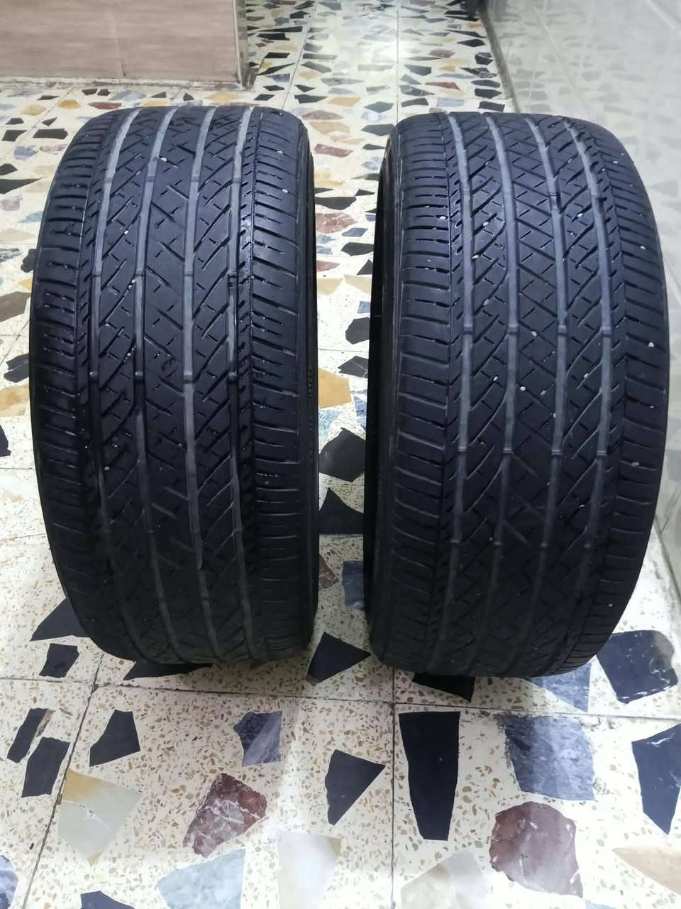 سلام  زوج تايرات
235 /40/ 19 باله 
ماركه برجيستون

نضيفات كلش لا ركه ولا فتيله  
سعرهن 70 الف  وبيهن مجال
*********** واتساب
