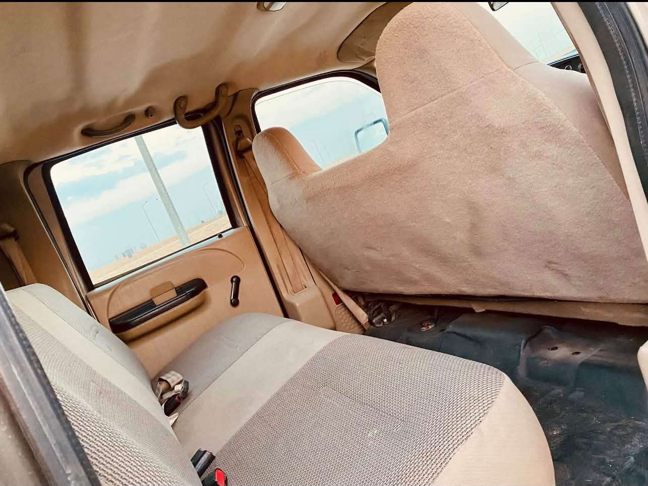 سلام عليكم وحش من وحوش الفورد f350  سياره جاهزه  وين ميعجبك اطلع بيها بيها منضومه زنون كامله سياره 8 سلندر كاز تك سوبر المرغوب  بيها خيط بخار تجي وشوفها بعينك سياره باسمي تحويل ثاني يوم رقم شمالي جديد هزه جديده لا صبغ ولا ضربه مكفوله سياره أصوليات سياره كله كامله سعر السياره (75) وبيها مجال قليل مكان السياره ( بغداد / مدينه الصدر / سوق الاولى) رقم الهاتف (***********)
