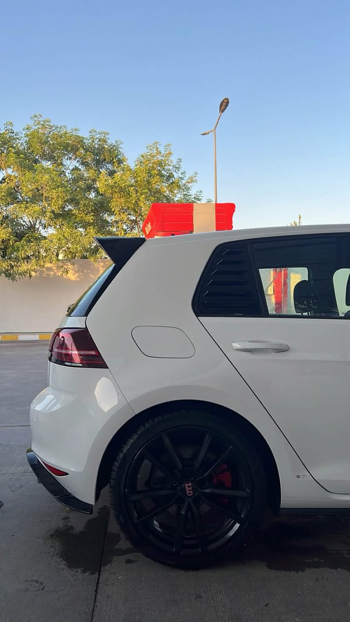 كولف GTI 2017 بيرفورمنس بكج
سياره كلش حلوه ونظيفه ومرتبه وتعبان عليه سياره عليها ادامه كاملة جديده مواصفات العاديه مال بيرفورمنس معروفه سياره قبل شهر ونص شادلها داون بايب 3.5 انج سياره ستوك ماعليها برمجة كير ومحرك ستوك حادث السياره سائق جامع تبديل وربع البونيد صبغ بدون قطرة دواخل سياره ماشيه 89 الف ميل وسياره عليها كماليات كامله سعرها 127 وبي مجال رقمي ***********
