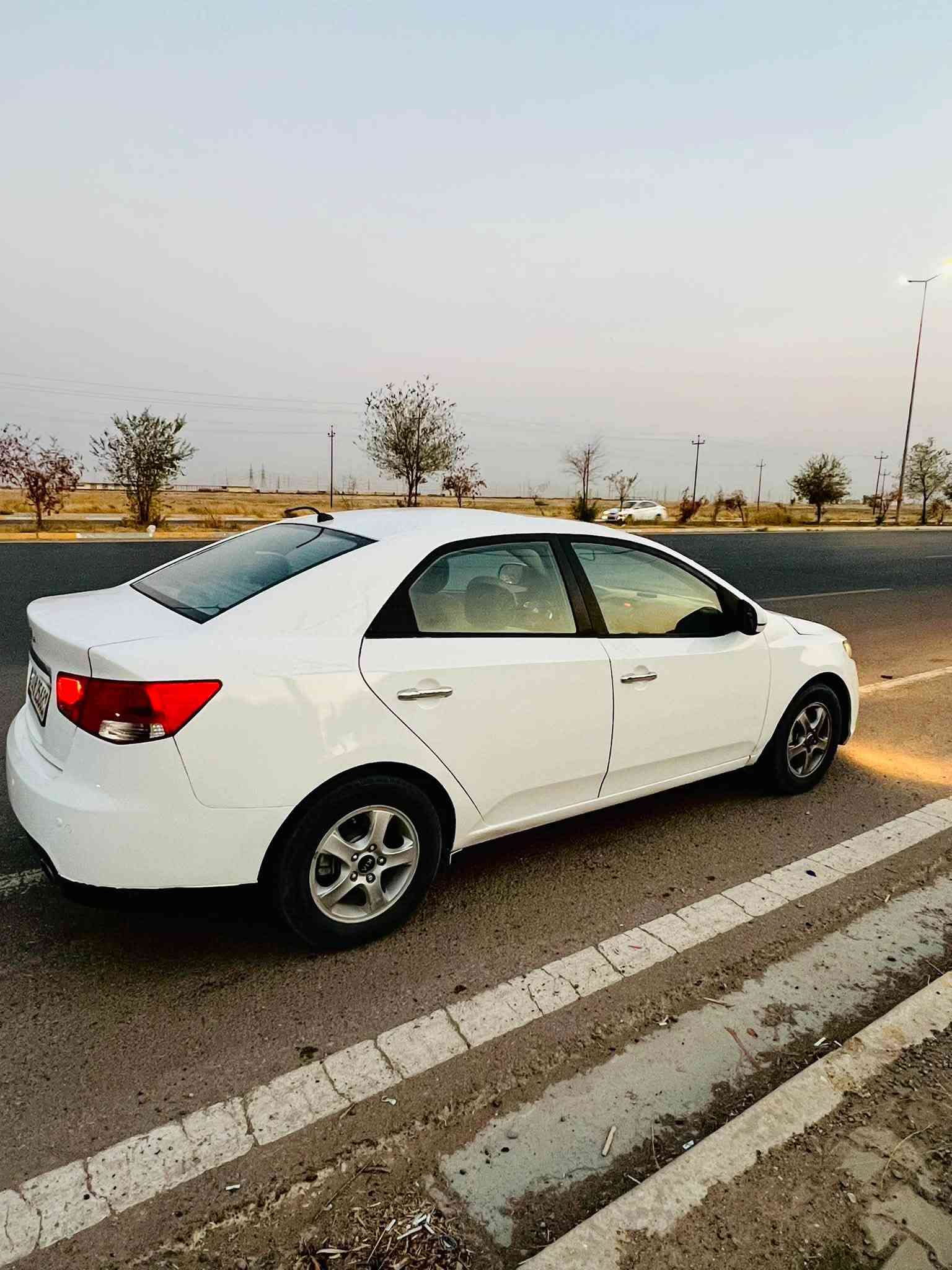 للبيع فقط اعتذر عن المر اوس والو عدة 

 للبيع بسعر 68$ سيراتو موديل 2012 خليجي صبغ عام 

مكينة 1600 دوش المرغوب 

رقم أربيل بأسمنا شرط التحويل والغرامات 

السيارة فول ما عدة البصمة مواصفاتها معروفة 

سلايت دسك خلفي أشاير بالمري كاميرا 

شفتات ستيرن نظام سبورت نظام ايكو حساسات خلفية 

تبريد ثلج 🧊 گير ومحرك بالشرط مكفولات على كل عيب

صدر خلفي امامي جديد تخم تاير جديد 

كهربائيات كلها بالشرط السيارة صبغ عام بيدي صبغتها

ضررها بنيد مبدل تجاري بيها شوية دواخل بالبطانة شرط 

بدون شاصي بدون گص بالشرط وبيها بالحوض يم السبير هم 

شوية دواخل كلشي موضح بالمنشور؟؟؟

السعر 68$ العنوان تكريت هـ***********
