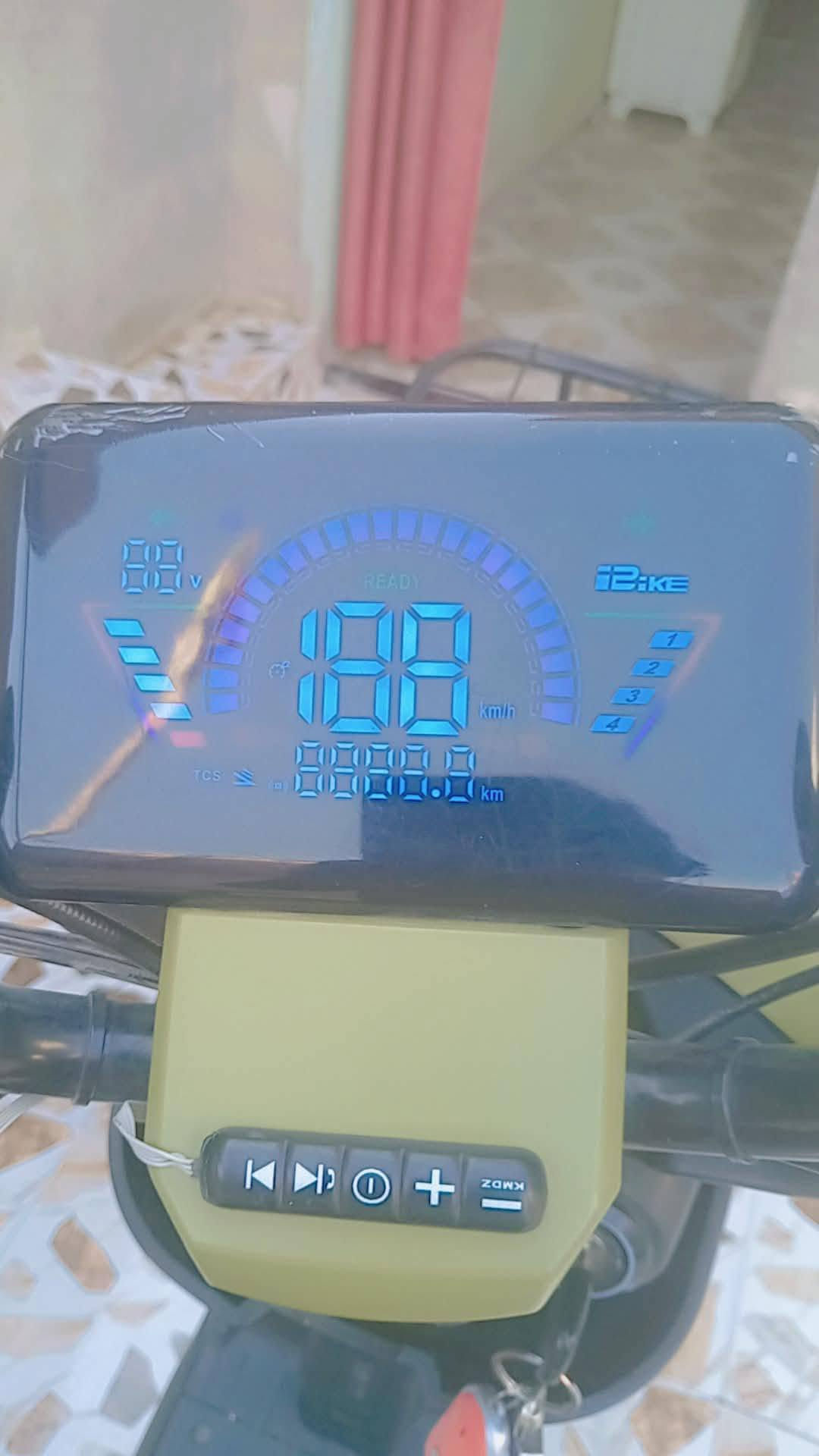 دراجه شحن R9 موديل 2025
ملف حجم 1500   تخم تايرات جدد 
دبلات غاز  نضام بارك رجوع للخلف 
اربع سرعه  تمشي 109 الحقيقي، 60
 دبل اشاره اشاره يمنه يسره 
ام بيثري متكونه من سويجات 2 
بصمه 1  وكارت 1 
الدراجه مكفوله مابيها نقص 
بطاريات ولي اصلي  
لايت زنون عالي وناصي 
السعر / 400 وبيها مجال 
الاستفسار /***********
الموقع /حله شارع 80
