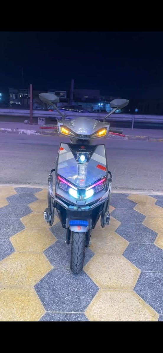 دراجه شحن شركة الماسه 💎(الشبح)
فول مواصفات 
لايتات زنون عالي وناصي اشاير يمنه ويسره ودبل اشاره
4 سرع
نضام بك Rرجوع إلى الخلف تثبيت سرعه بطاريات فول على الفحص مدخل شحن سريع منفذ يوسبي دراجة مستعملة شي قليل جداً
المكان داخل الرمادي للتواصل ***********
