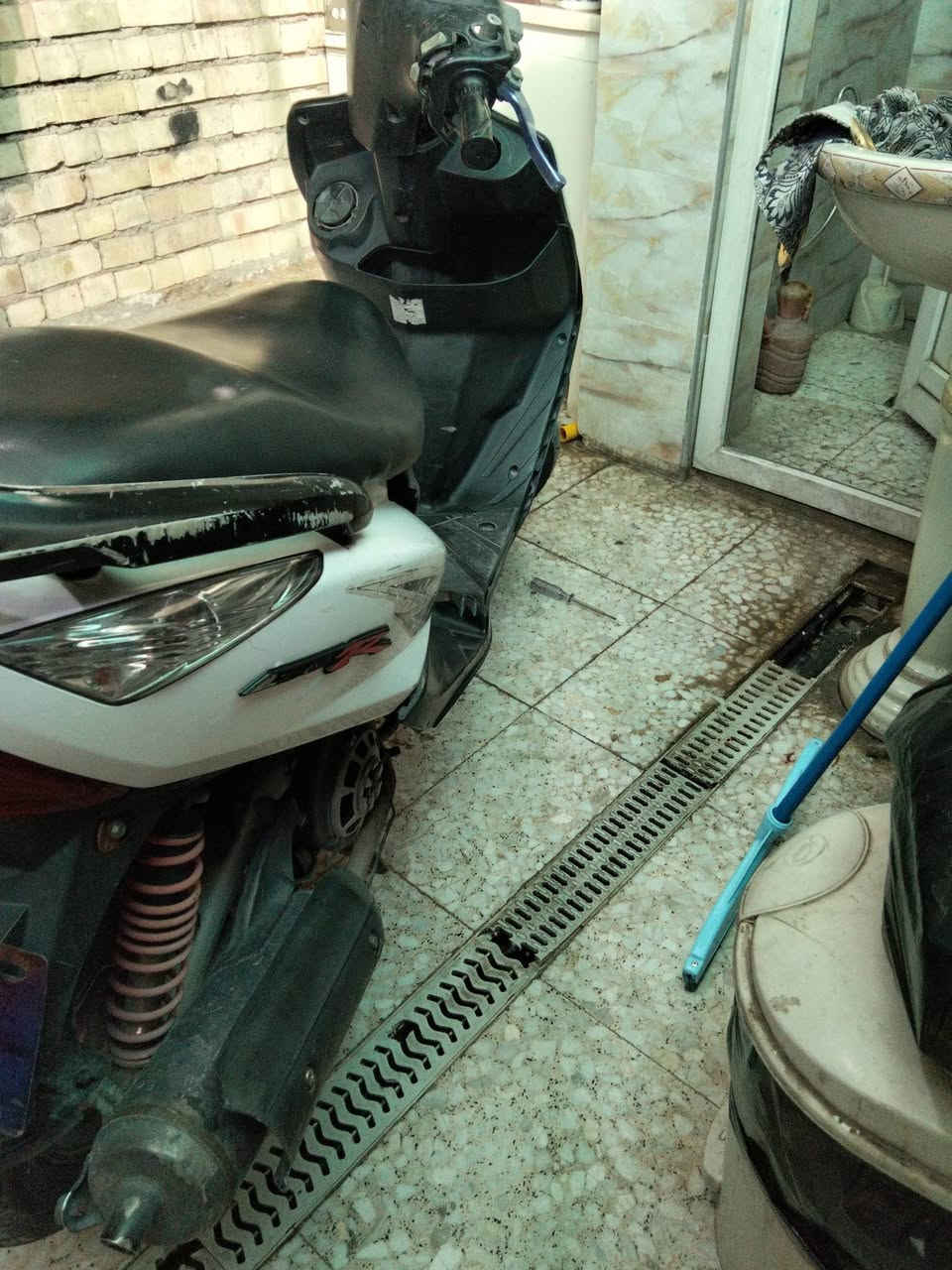 يا الله سلام عليكم شباب ثعلب دراجه مكينته حلوه دراجه هندر واحد تشتغل وسلف يرادله باتري يعني دراجه يردله ترتيب بصيط السعر 300وبيه حك الجيه بغداد البلديات شارع المصرف ***********
