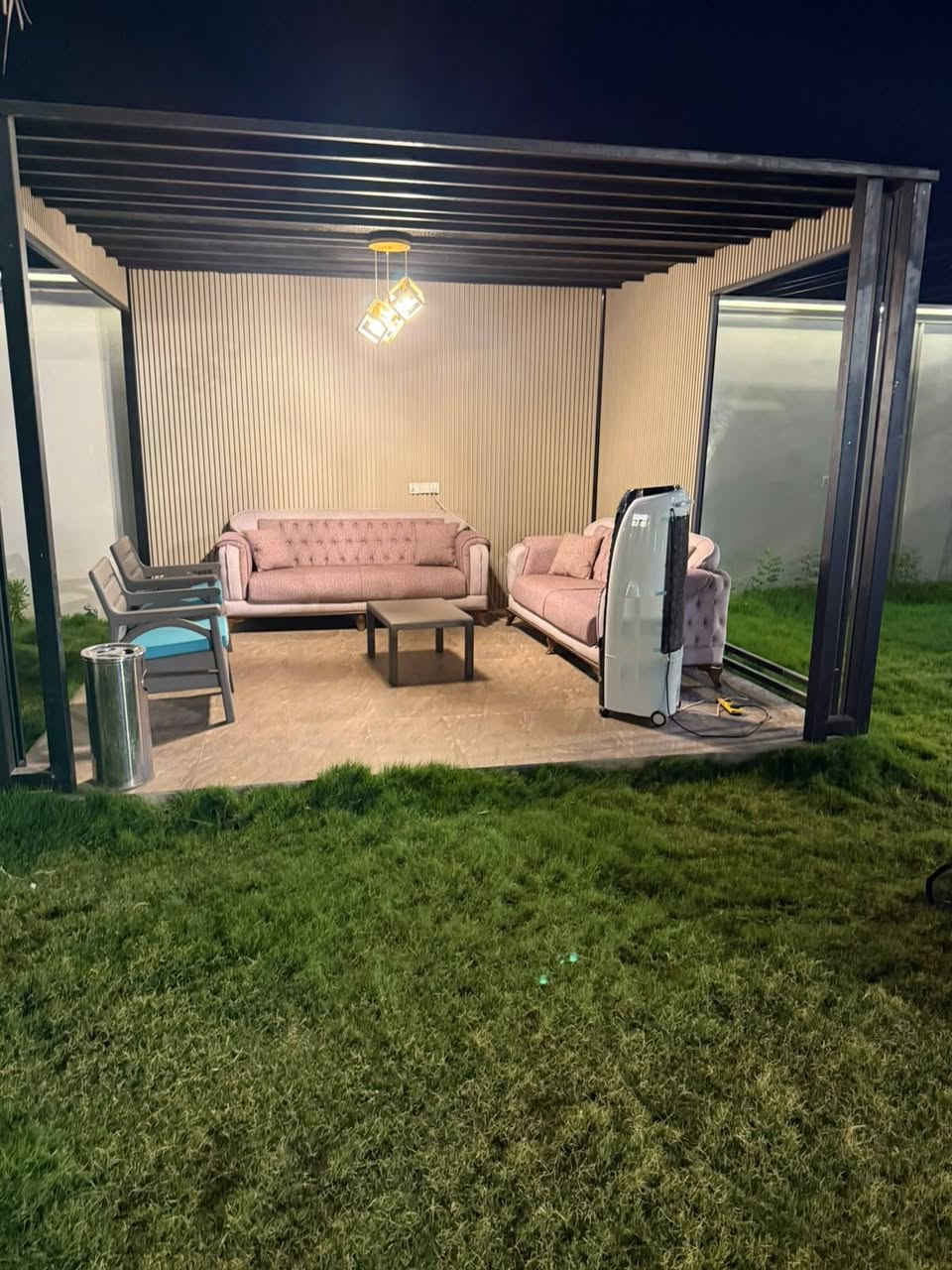 مزرعة للإيجار اليومي 🏡🌳

📍 الموقع: بغداد – الدورة – البوعيثة

✔️ أجواء هادئة ومناسبة للعوائل والشباب

✔️ مساحة واسعة وخدمات متوفرة

✔️ صالة العاب بليارد منضده فيشه بلي ستيشن
العاب اطفال 

📌 للحجز والاستفسار يرجى الاتصال أو المراسلة على واتساب: 
 📞*********** 
 موثق في تطبيق اجرلي لسياحة المزارع في العراق 🇮🇶
