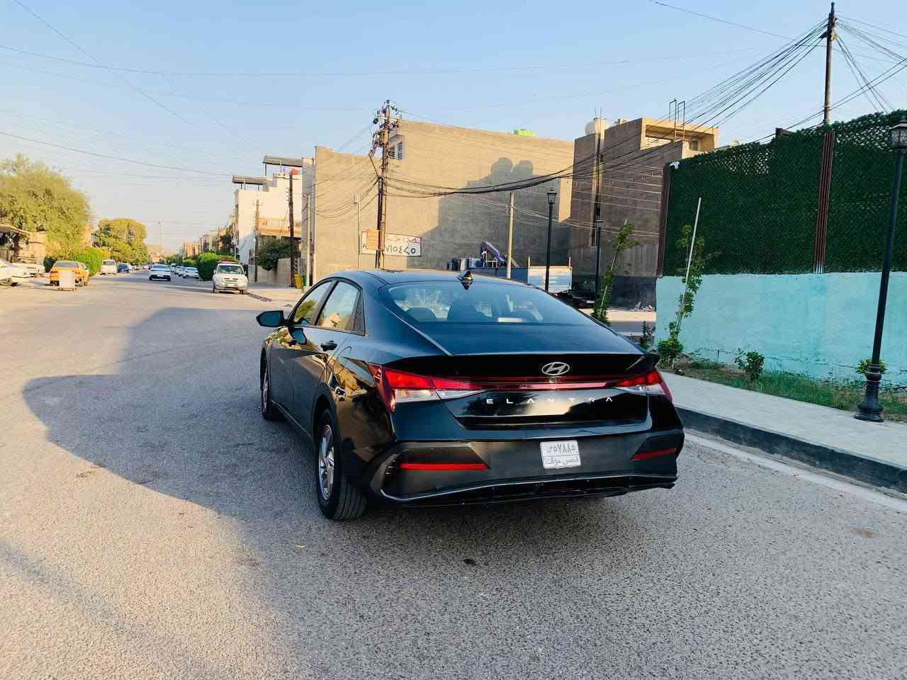 السلام عليكم النترا 25 دخول جديد منفيست باسمي حادثها وجه قبق الجنطة فقط بجم كبس بدون ايرباك جميع الايرباكات سليمة  ماشية 4 الاف زيرو 

المواصفات
ويل كب 
 رادار امامي 
قيادة ذاتية
توقف ذاتي 
تنبيه عند مغادرة المسار
كروس سرعة
وضعيات قيادة
تدفئة كشنات
تدفئة ستيرن
كامرة دواره 

سيارة جاهزة وكاملة بدون نقص

السعر 130 بيها مجال بسيط

بغداد تقاطع درويش ***********
