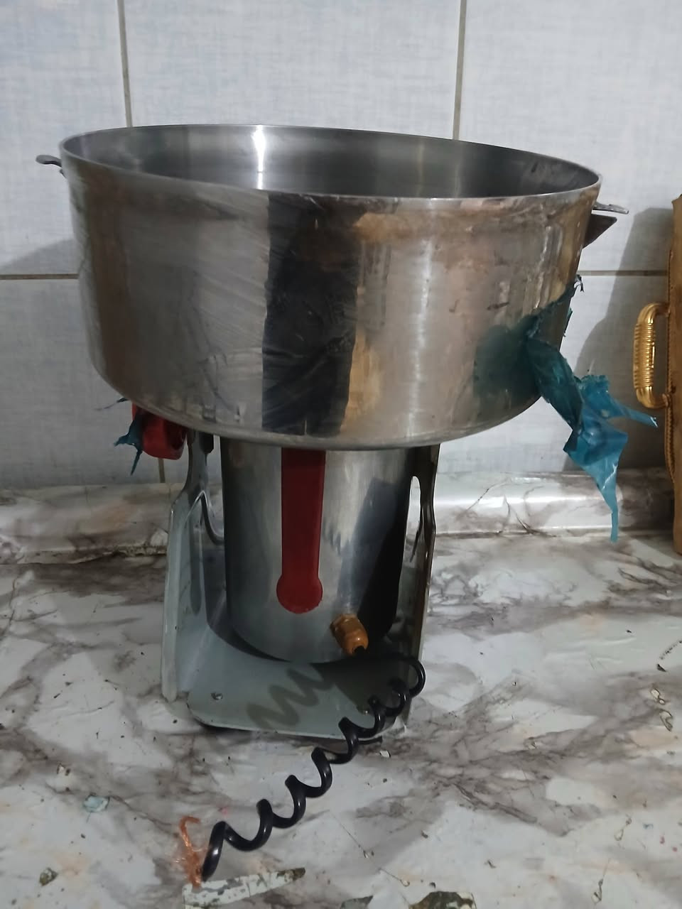 سلام عليكم طاحونة جديده نقص دكمه وقبق مامستخدمه بغداد لأمين ثانيه ***********

