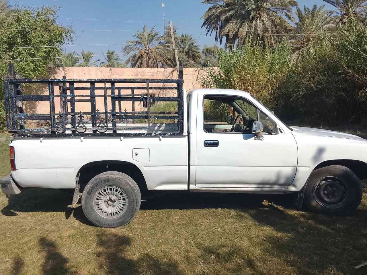 بيكم تيوته للبيع
موديل ٨٩ محرك ثري واي ٥ كير رقم انبار باسمي تحويل ثاني يوم كهربائيات كله شغاله عده الكيج السرعه تخم تاير نضيف مصبوغه عام السعر ٢٥وبي مجال حك الجيه 
عنوان بغداد ناحيه الرشيد 
***********
***********
