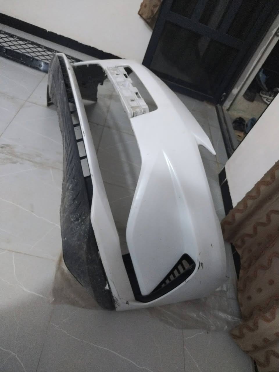 شباك سيل ٥ • منفاخ غير مستعمل • ارضيات غير مستعمل