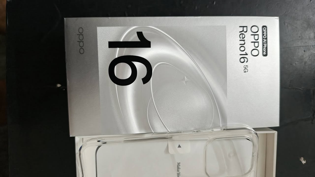 اوبو رينو 16 
oppo reno 16  5g 
السلام عليكم للبيع او مراوس بأيفون 
جهاز فقط مفتوح من الكارتونه ممشحون ولا مستخدم
ذاكرته 256 / 12+12
بطاريه 6000 / 80w
معالج سناب دراكون 7 جين 4
شاشه 120 هرتز
كامره 50 /  زوم 120x
سعر الجديد حاليا 920 الف واني فقط فتحته من الكارتونه 
مكاني بغداد 
***********
اذا اكو مراوس بأيفون 15 برو ماكس 
او 13 برو ماكس  شعندك نزل 
بيع او مراوس
