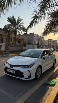 كورلا خليجي هايبرد2025 ماشية ٢٦ الف كيلو  فول موصفات فتحة بصمة شاشية ك...