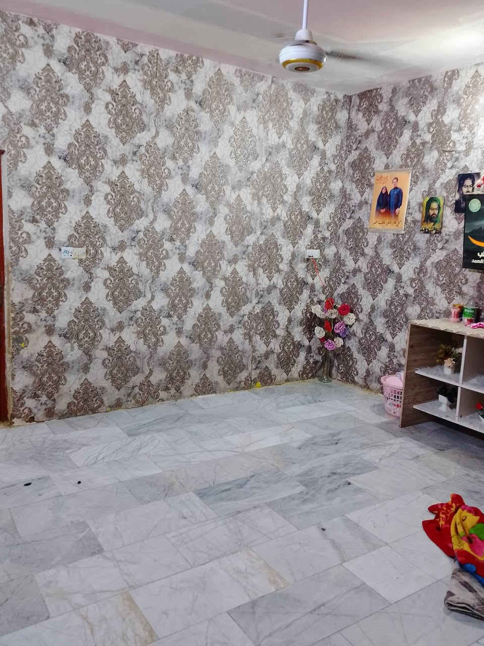 السلام عليكم بيت 200 م بل 7000 عالوسط بشارع مدرسه البرده بيت كامل وقاط الثاني بي مشتمل
***********
