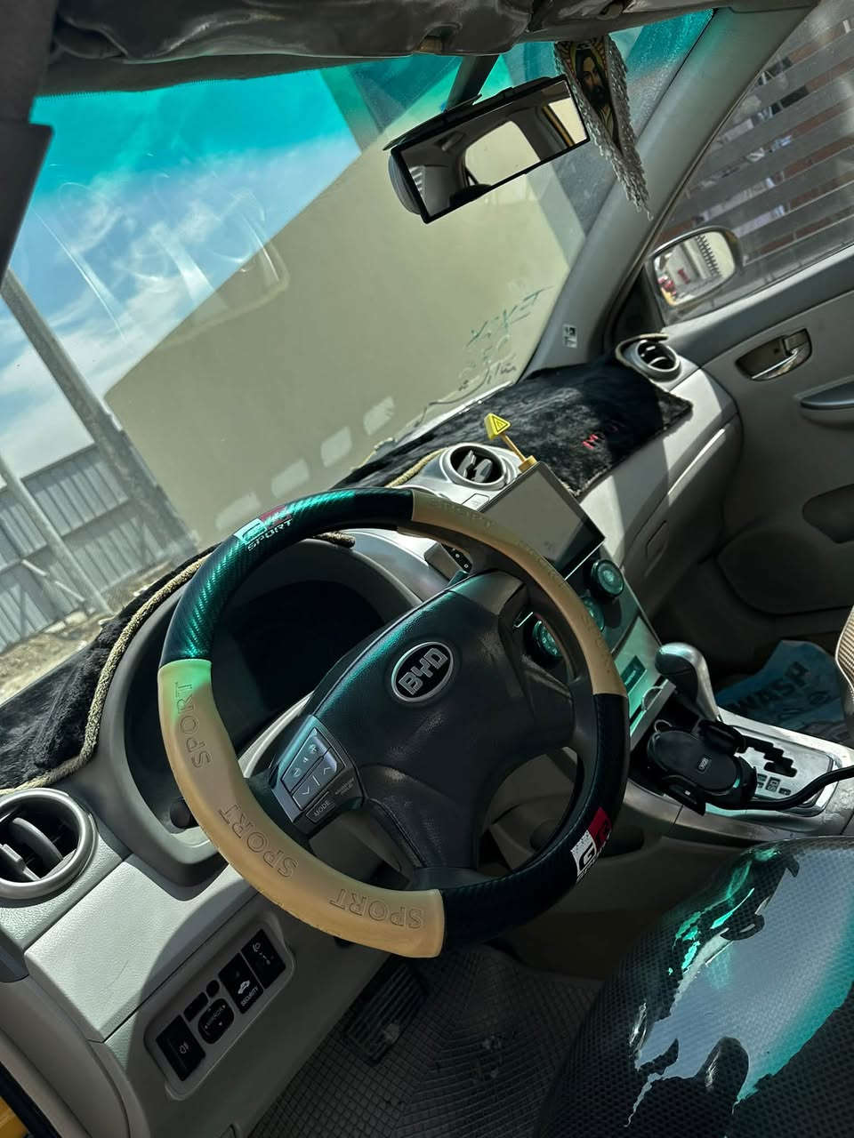 🚘 BYD موديل 2015 - G3 

المواصفات : بصمه + سنتر لوك

 • فتحة سقف

• تحكم ستيرن

• كامرة خلفية

• شاشة

• تبريد شغال 

كير ومحرك بلاد لوك 

مبدل باتري وسلف وزيت المحرك وبلكات وايرات ونوزلات وحساس RPM وفلتر بانزين وفلتر هواء كله جديد وشديت له لوي خلفي جديد ومبدل دبلات خلفي 

السيارة نظيفة  

رقمها بغداد انكليزي ماكو إي غرامة

 السيارة بسمي شرط تحويل وبل عافية على ياخذها

بيها كوبون بانزين ⛽️

السعر 55 وبيها مجال قليل 

مكاني بغداد  
***********
