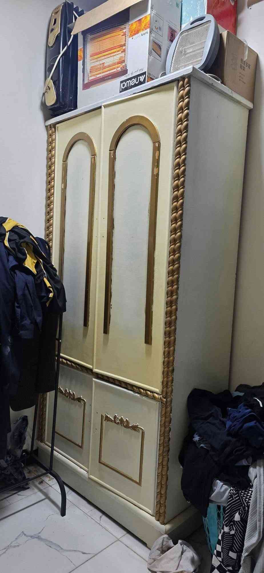 سلام عليكم غرفه نجاره متروكه يرادلهه ترتيب تعال وشوف خشاب نضيفه 100/100مكان مجمع الرواد ***********
